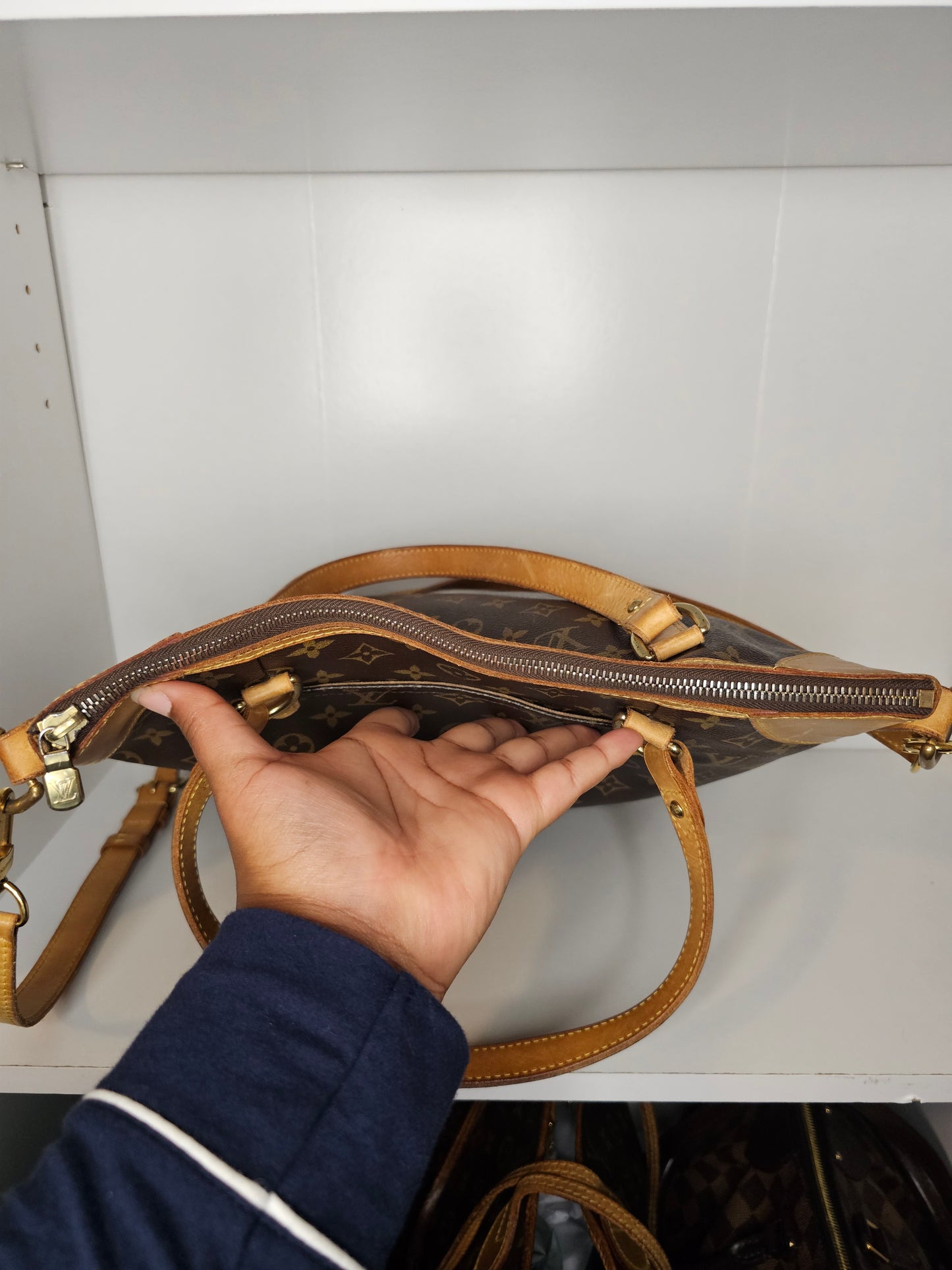 Louis Vuitton Monogram Odeon GM Crossbody DU1089