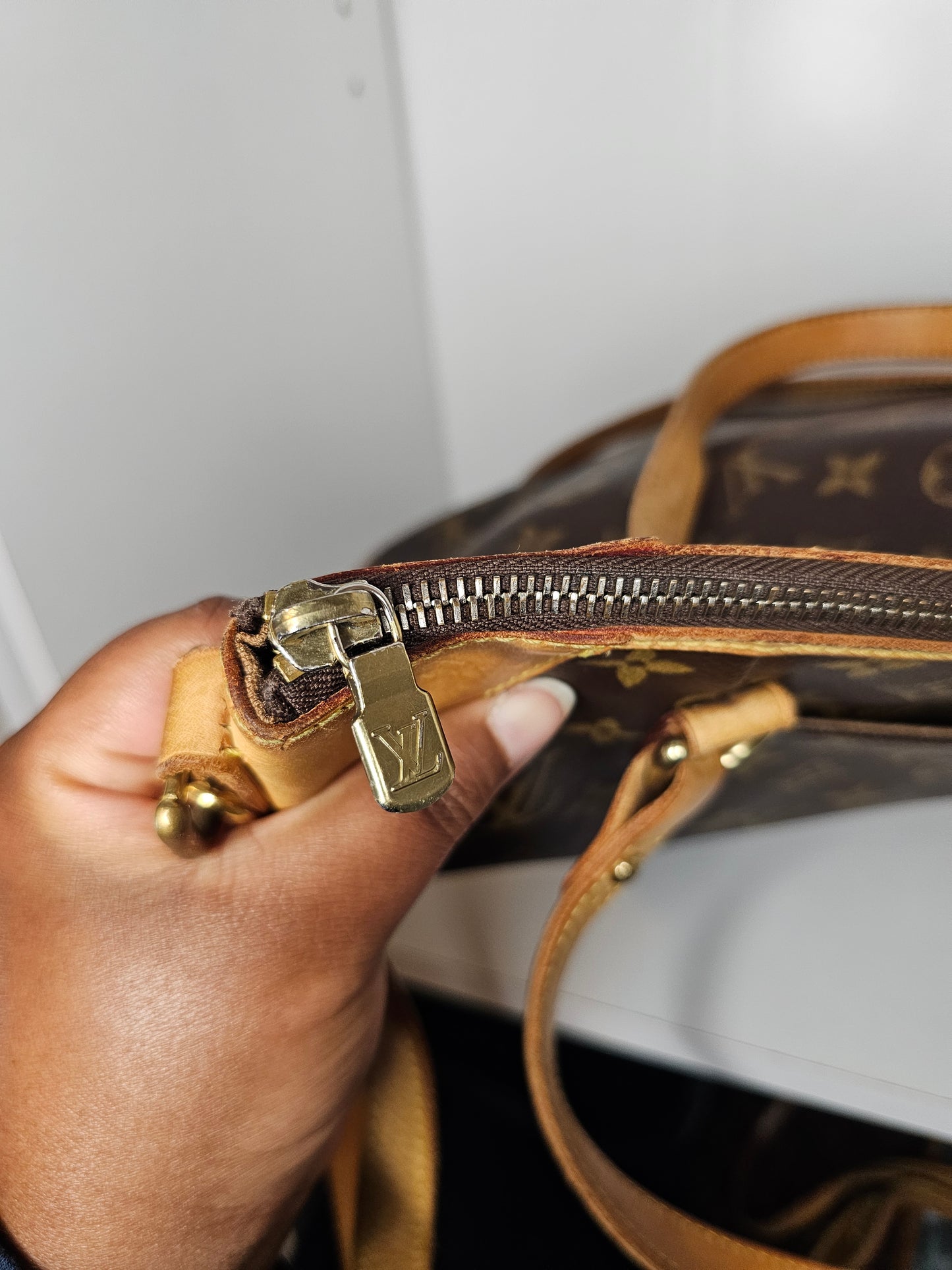 Louis Vuitton Monogram Odeon GM Crossbody DU1089