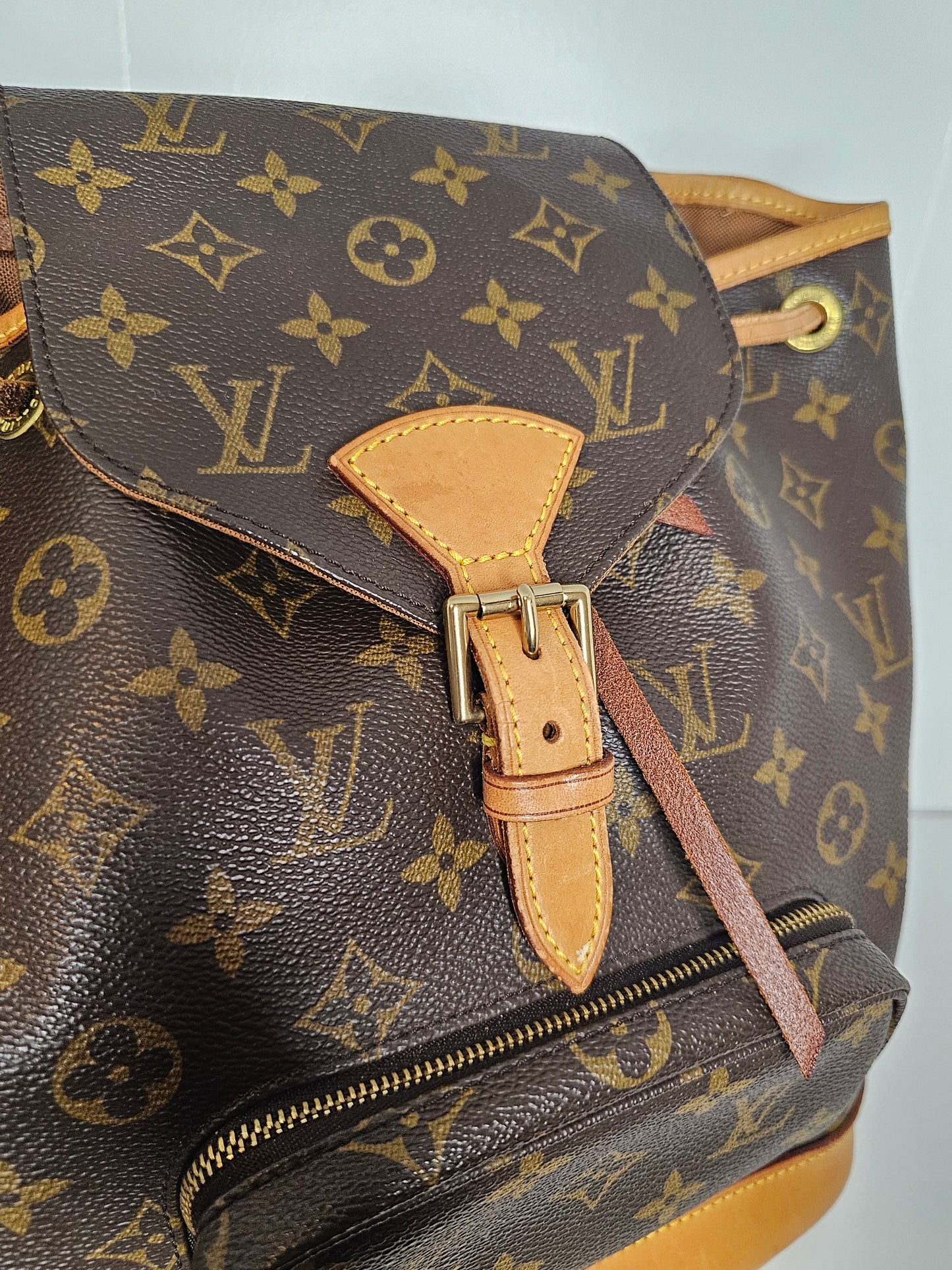 Louis Vuitton Monogram Vintage Montsouris MM SP0071