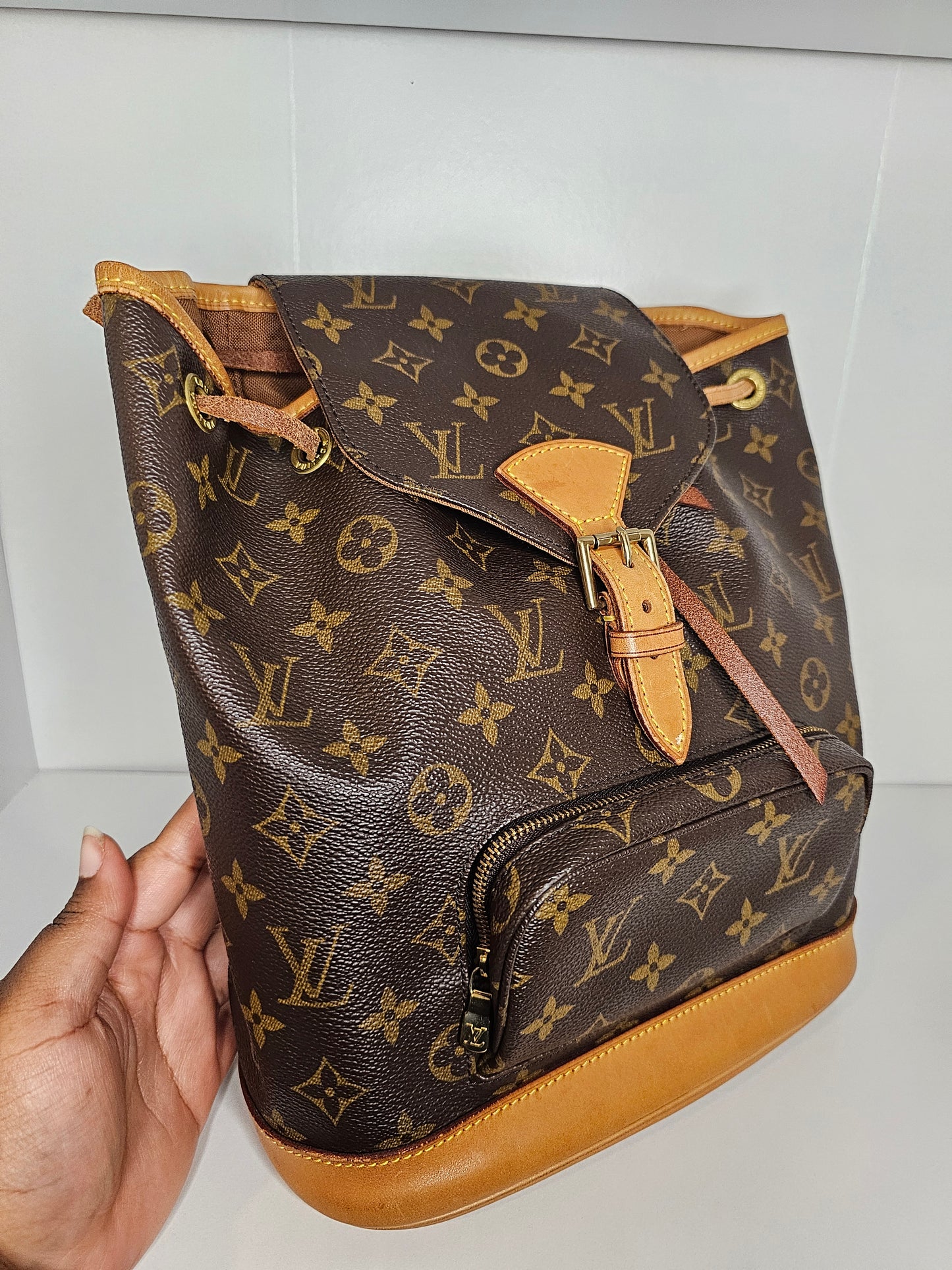 Louis Vuitton Monogram Vintage Montsouris MM SP0071
