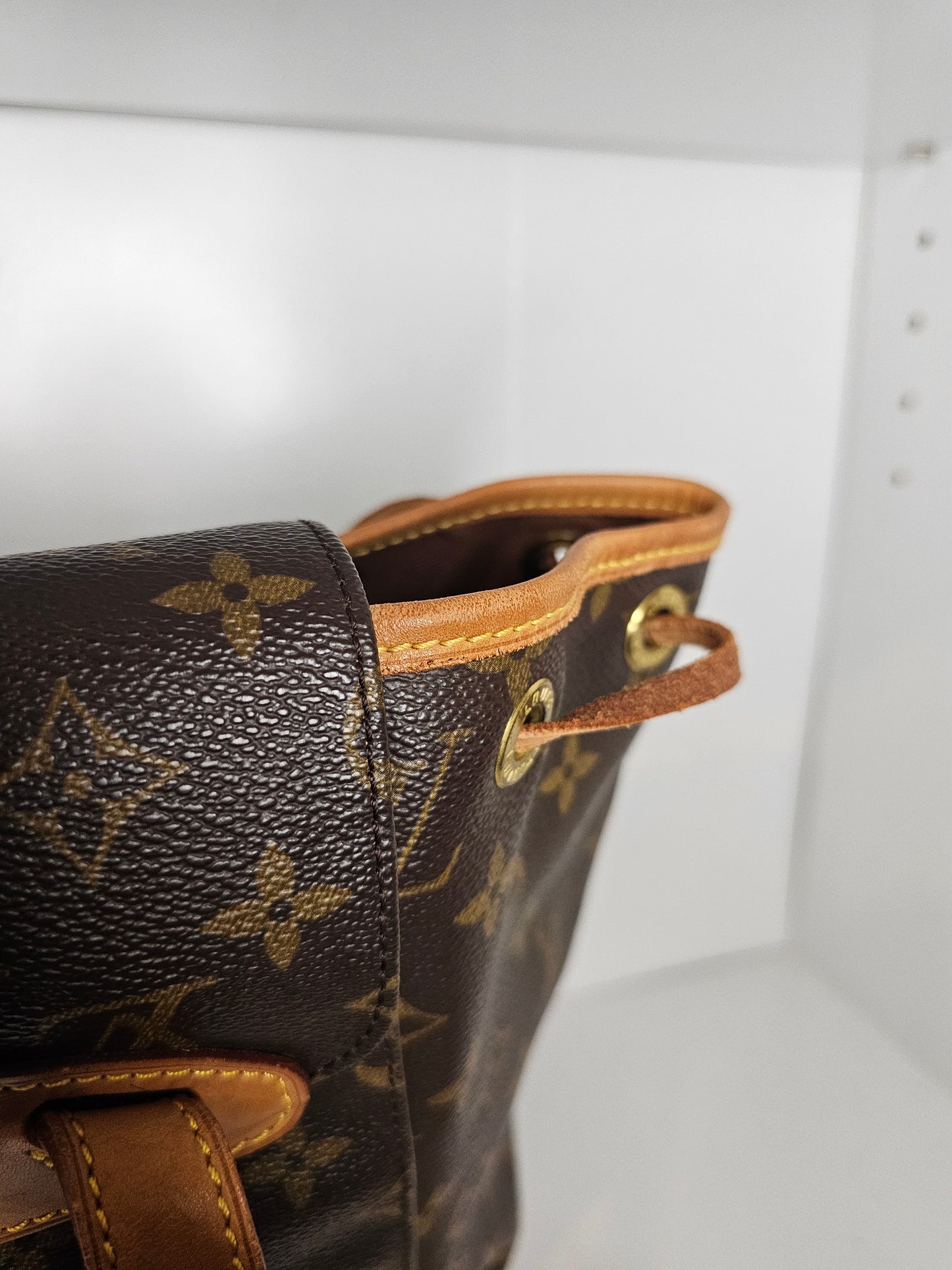 Louis Vuitton Monogram Vintage Montsouris MM SP0071