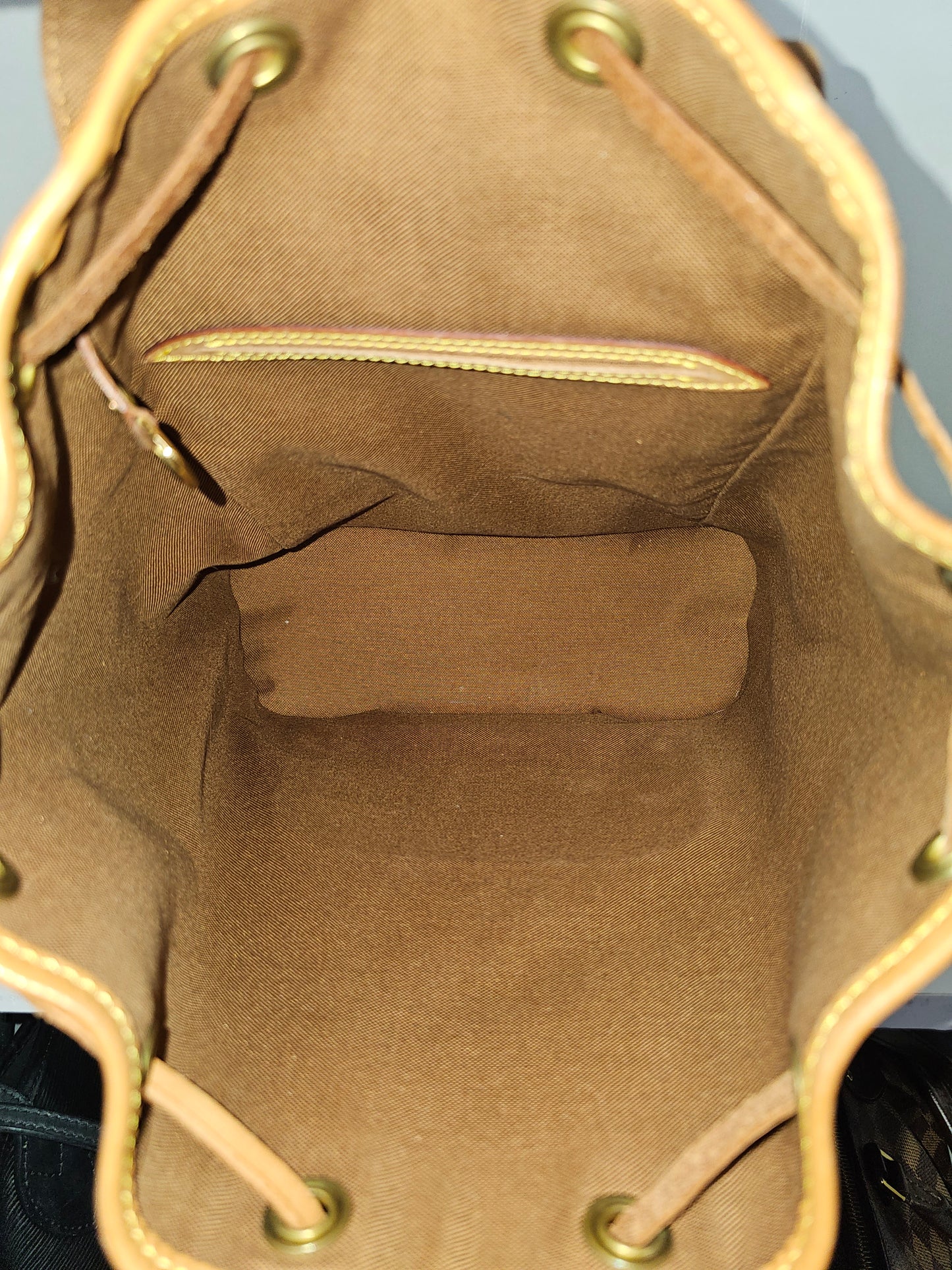 Louis Vuitton Monogram Vintage Montsouris MM SP0071
