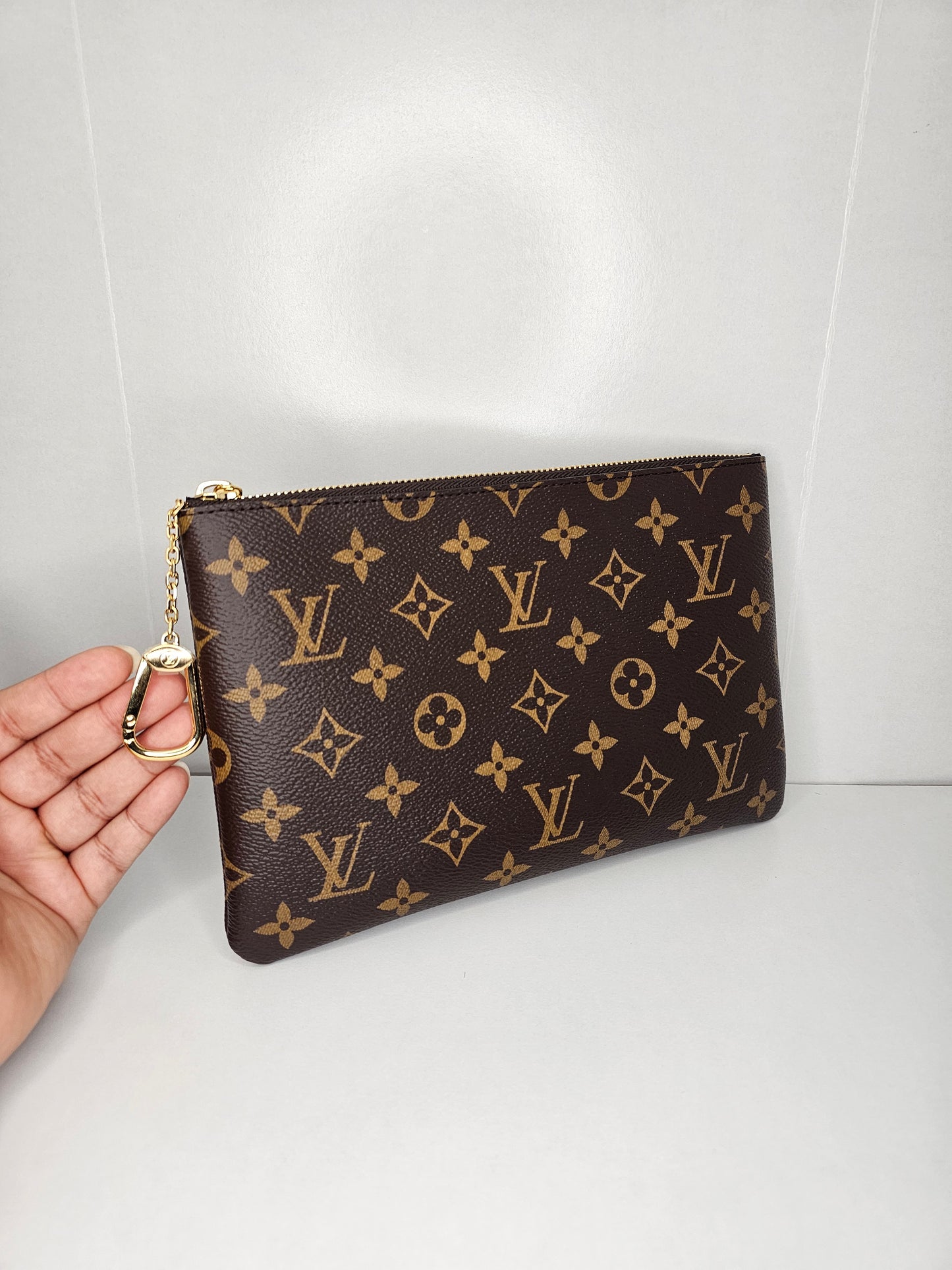 Louis Vuitton Monogram Key Pouch M MM0296