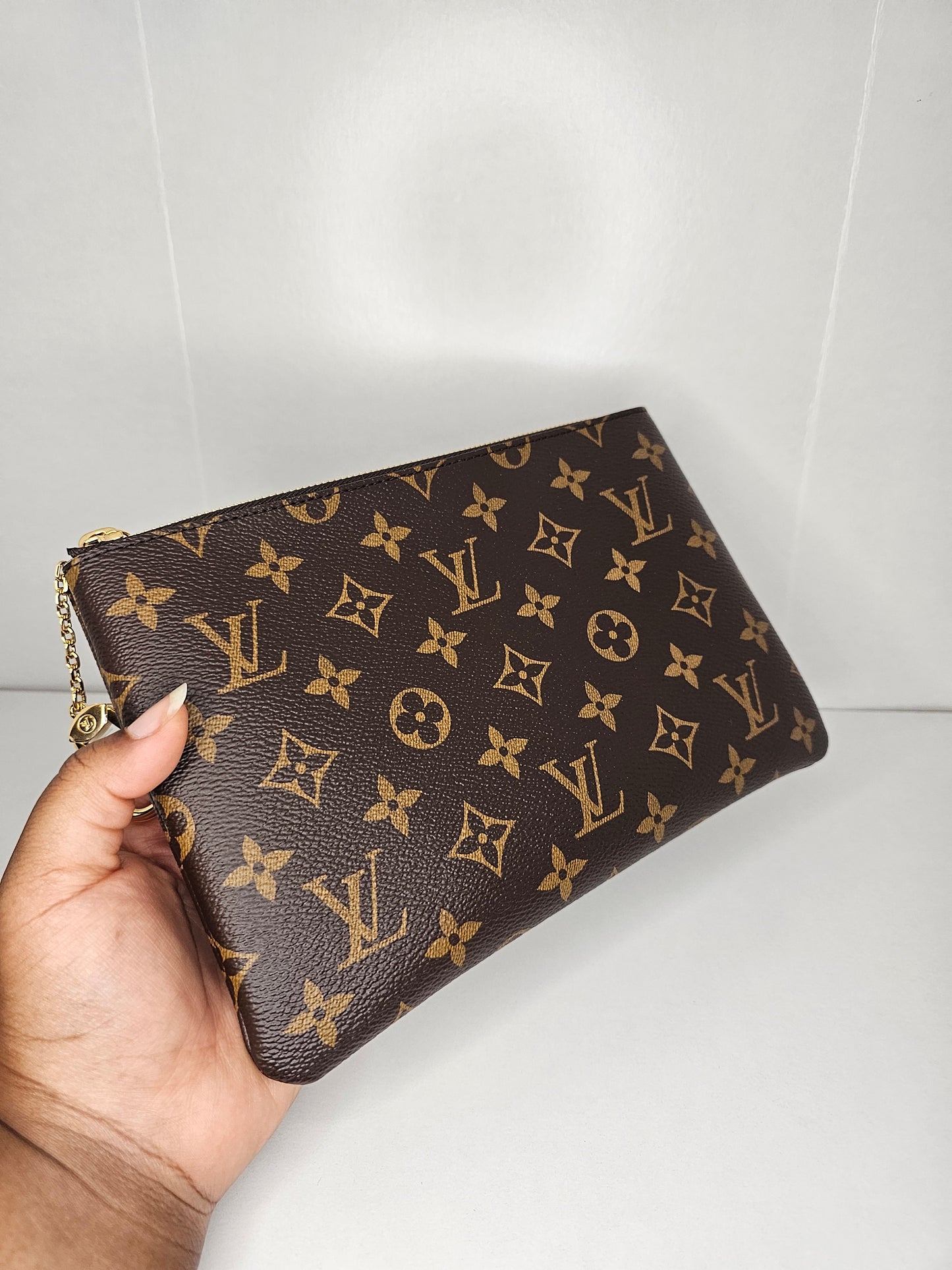 Louis Vuitton Monogram Key Pouch M MM0296