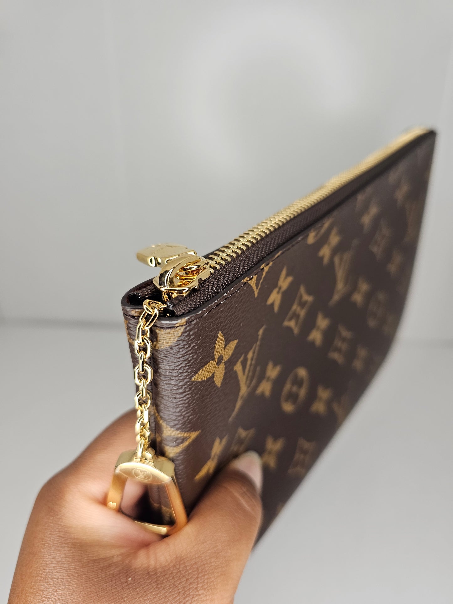 Louis Vuitton Monogram Key Pouch M MM0296