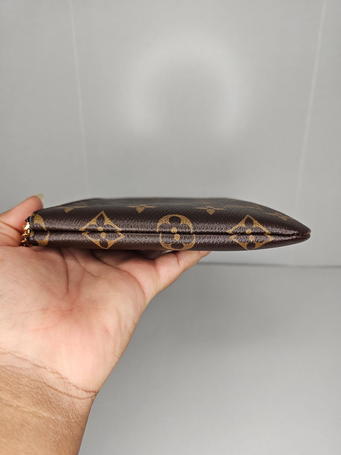Louis Vuitton Monogram Key Pouch M MM0296