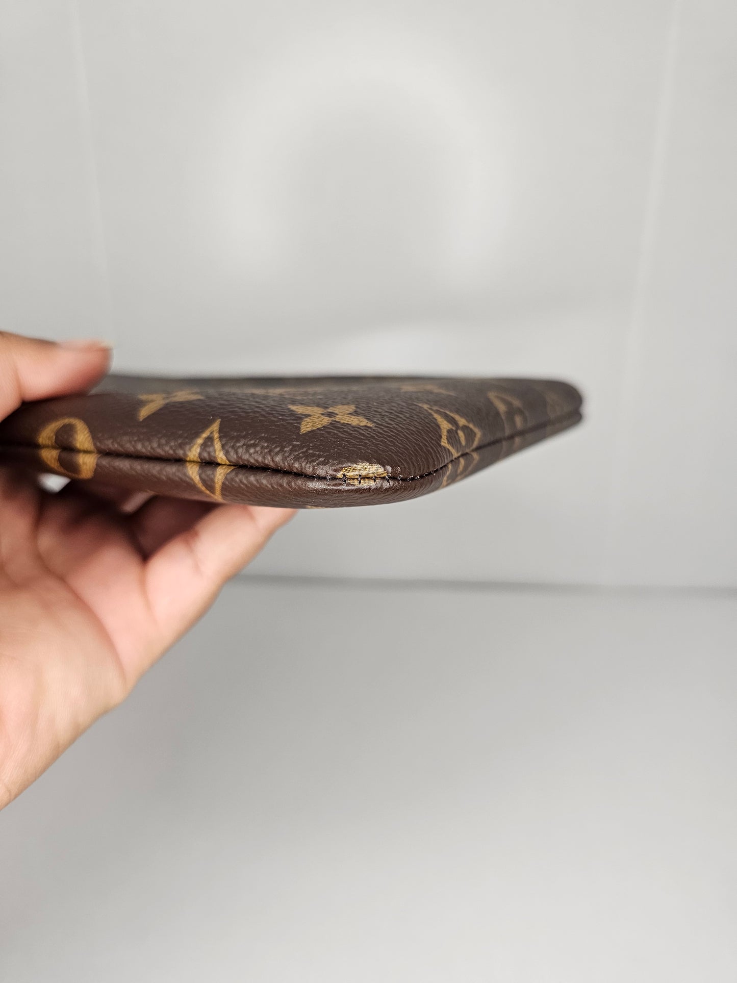 Louis Vuitton Monogram Key Pouch M MM0296