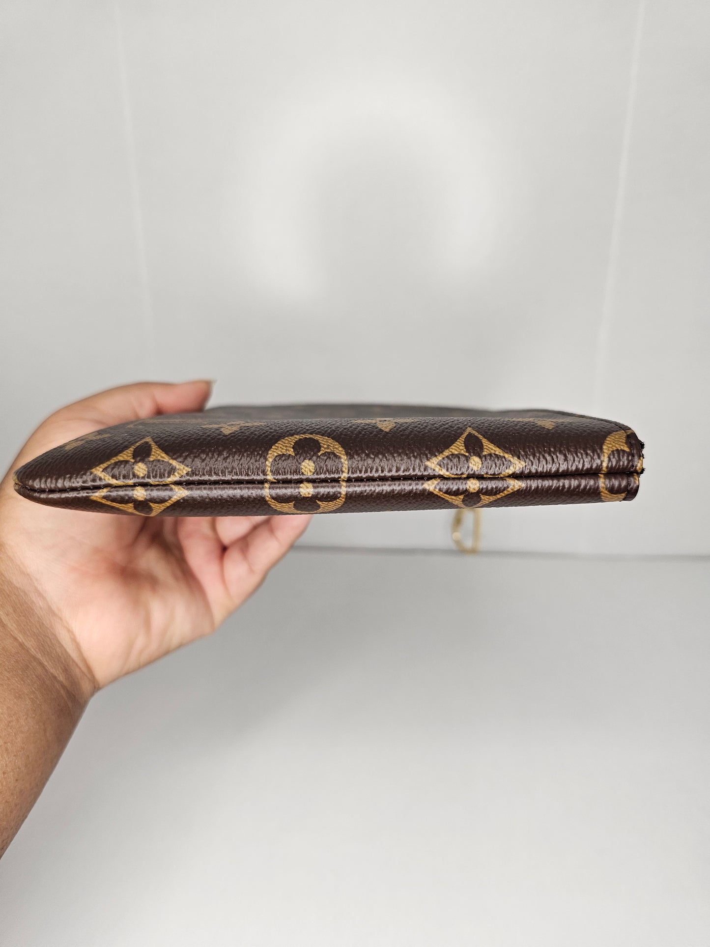 Louis Vuitton Monogram Key Pouch M MM0296
