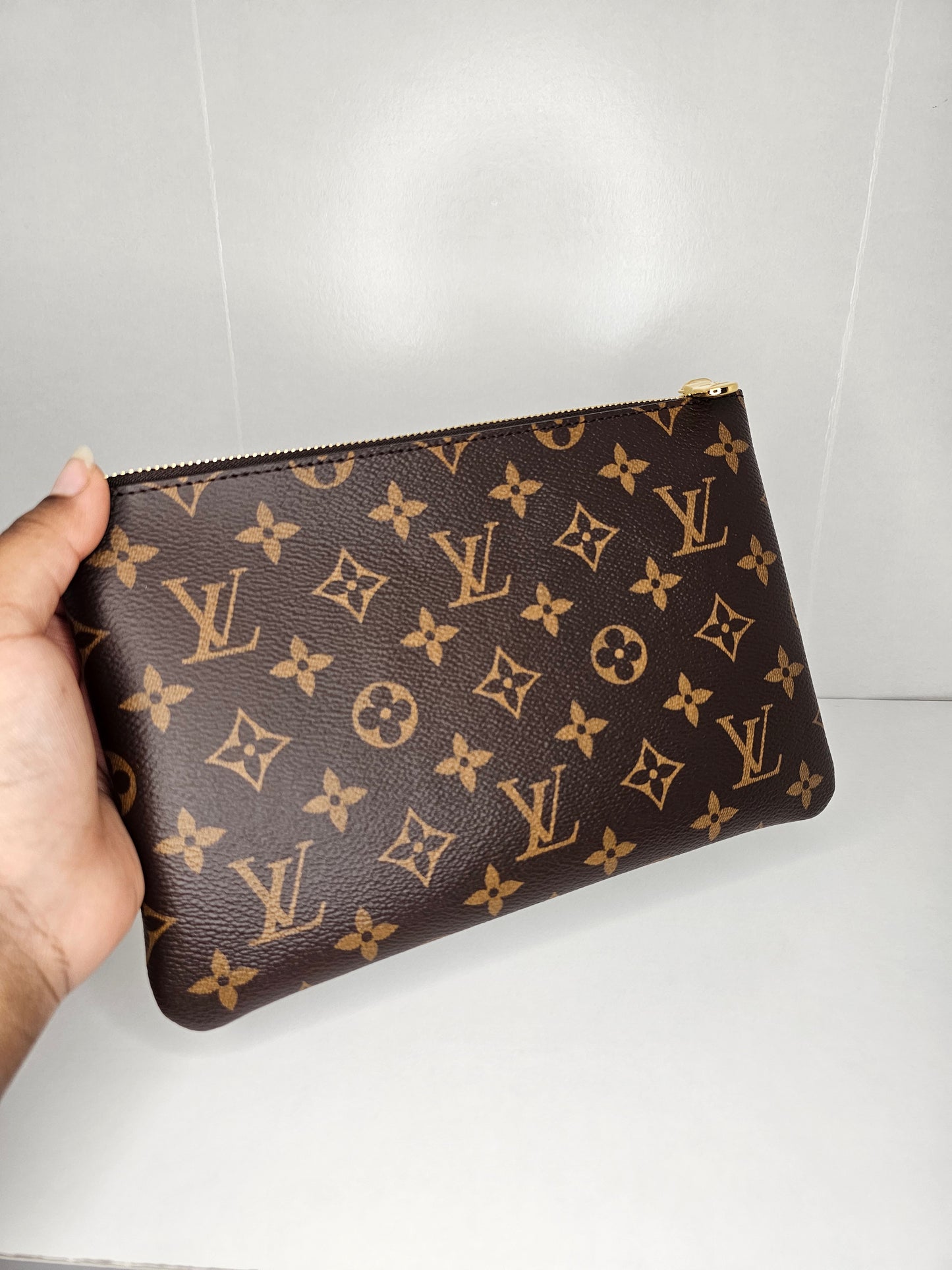 Louis Vuitton Monogram Key Pouch M MM0296