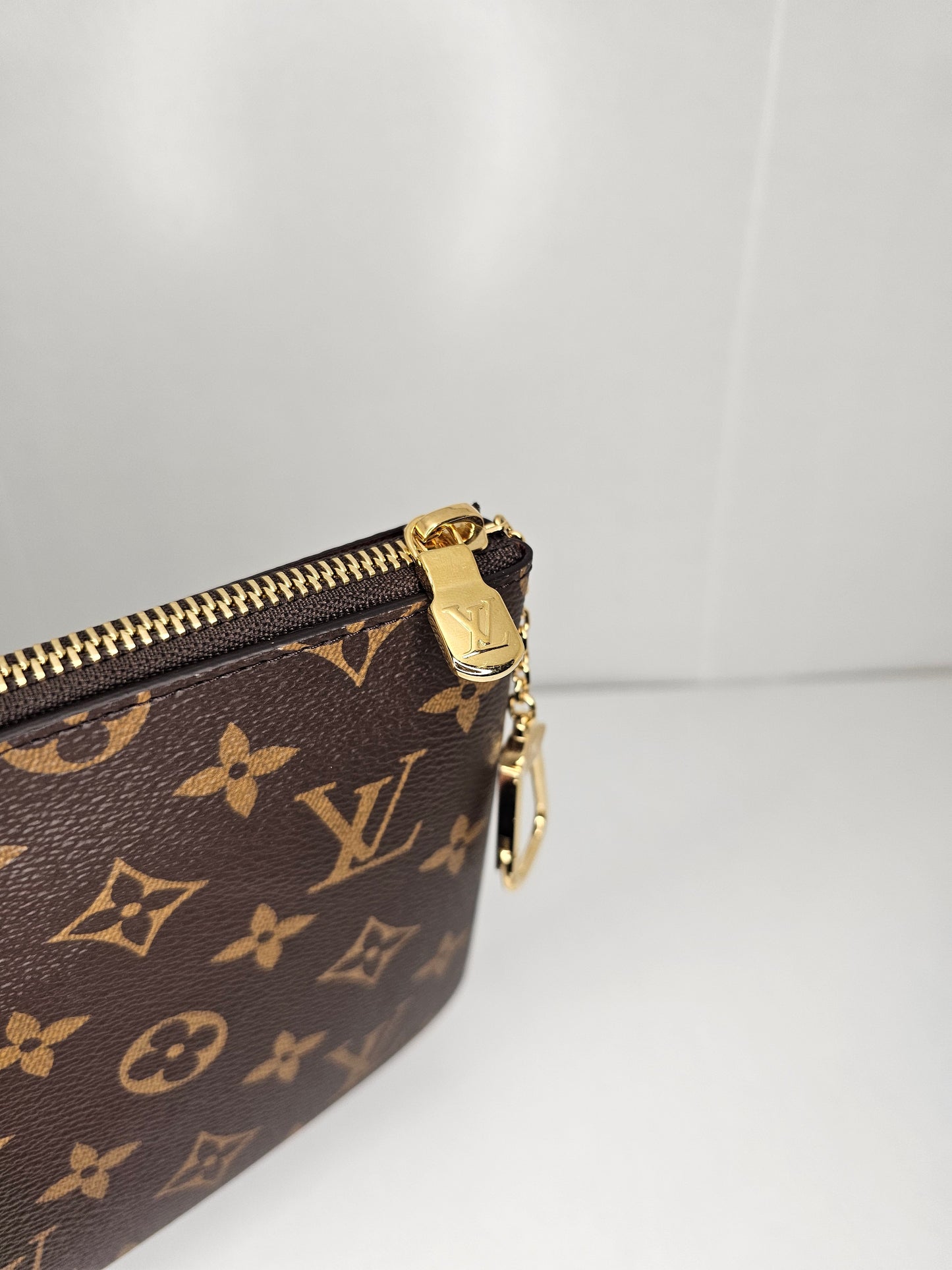 Louis Vuitton Monogram Key Pouch M MM0296