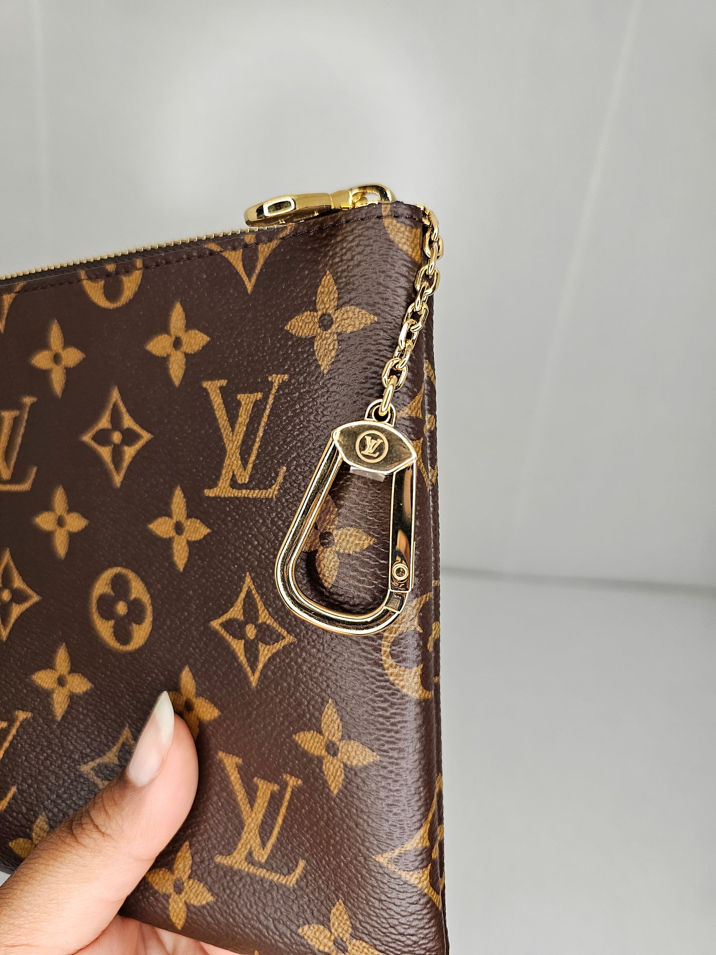 Louis Vuitton Monogram Key Pouch M MM0296