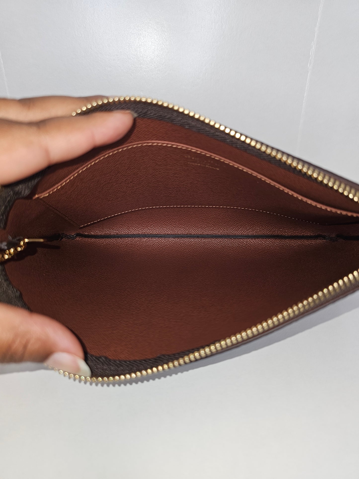 Louis Vuitton Monogram Key Pouch M MM0296