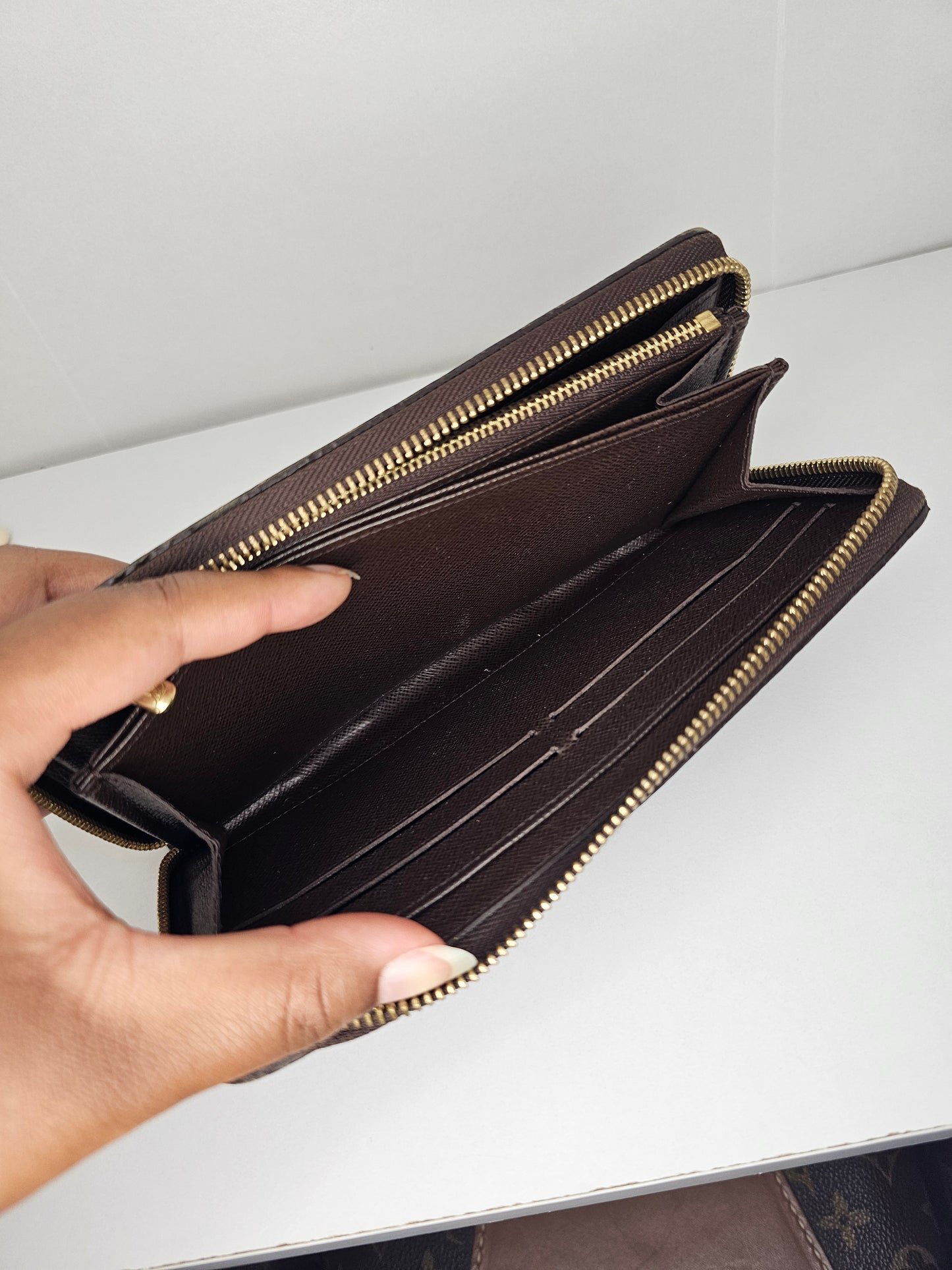 Louis Vuitton Damier Ebene Zippy Wallet SD5102