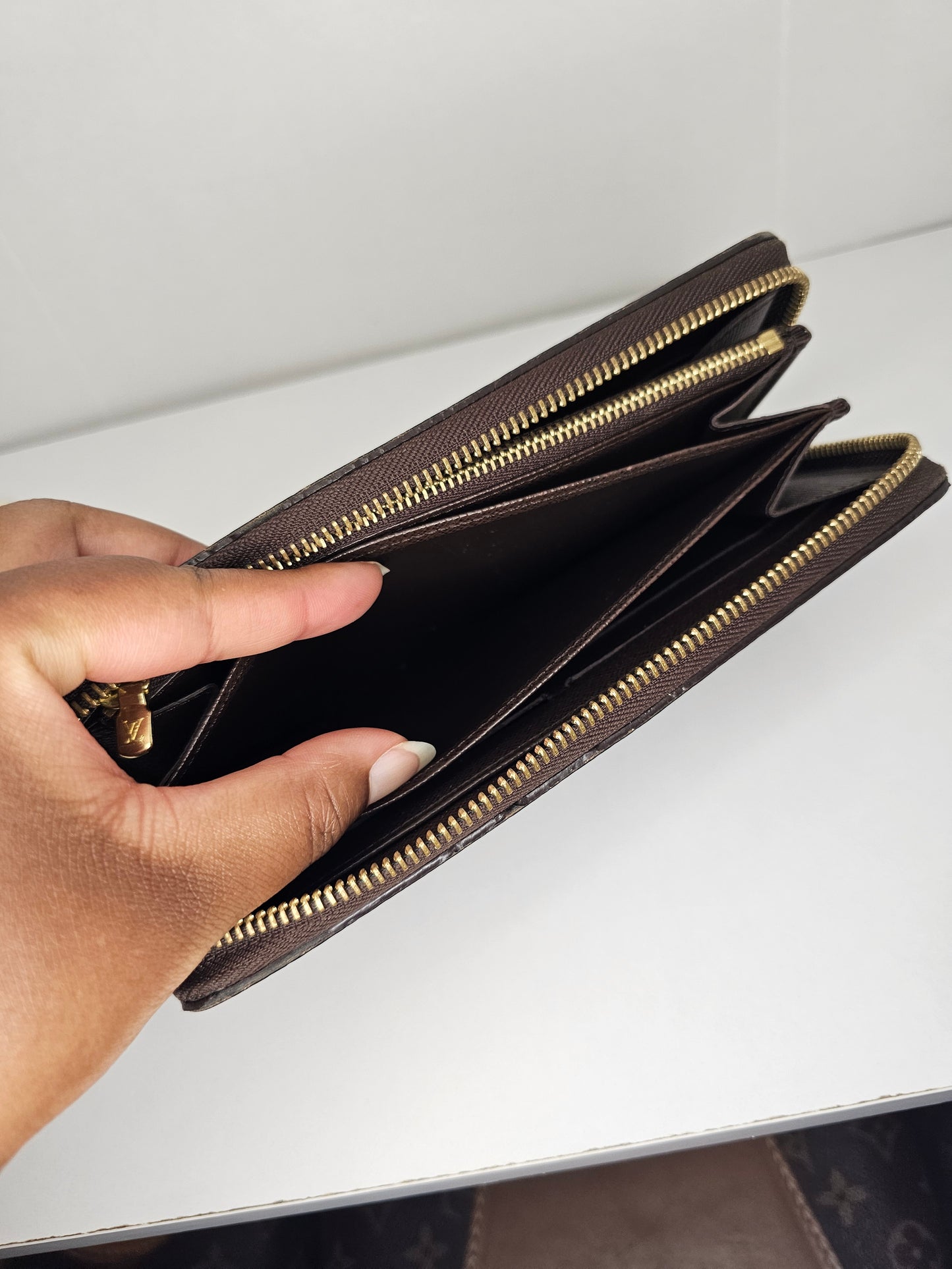 Louis Vuitton Damier Ebene Zippy Wallet SD5102