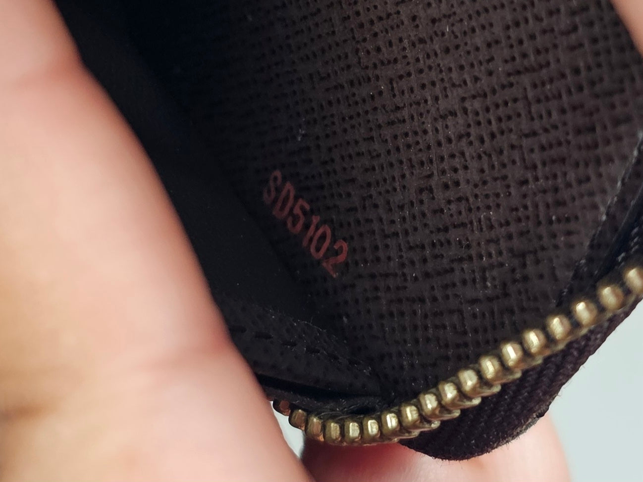 Louis Vuitton Damier Ebene Zippy Wallet SD5102