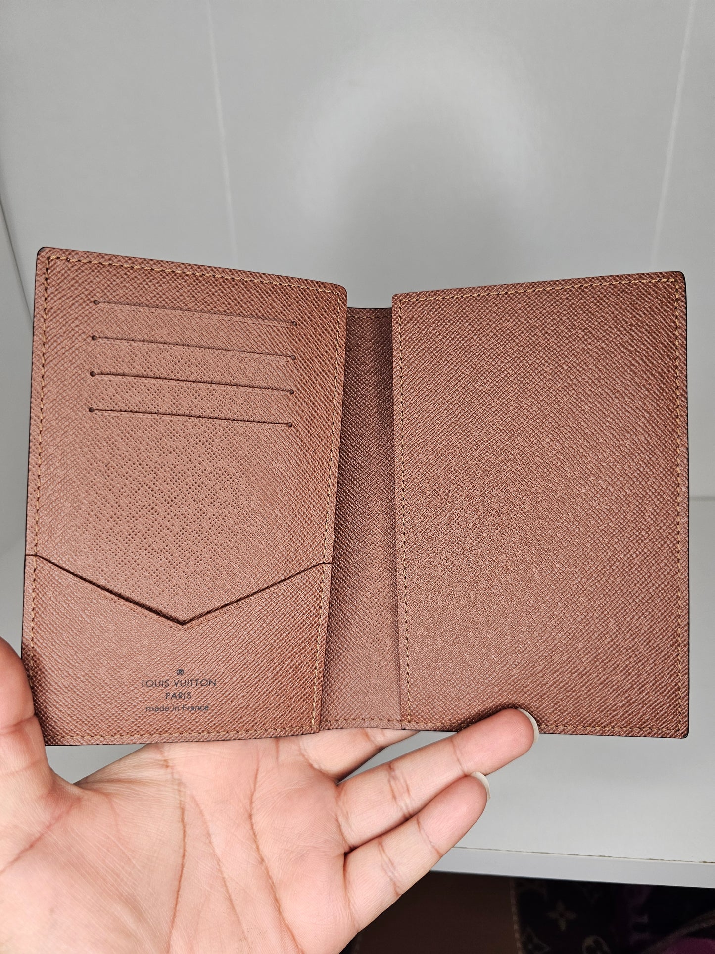Louis Vuitton Monogram Passport Holder 💾