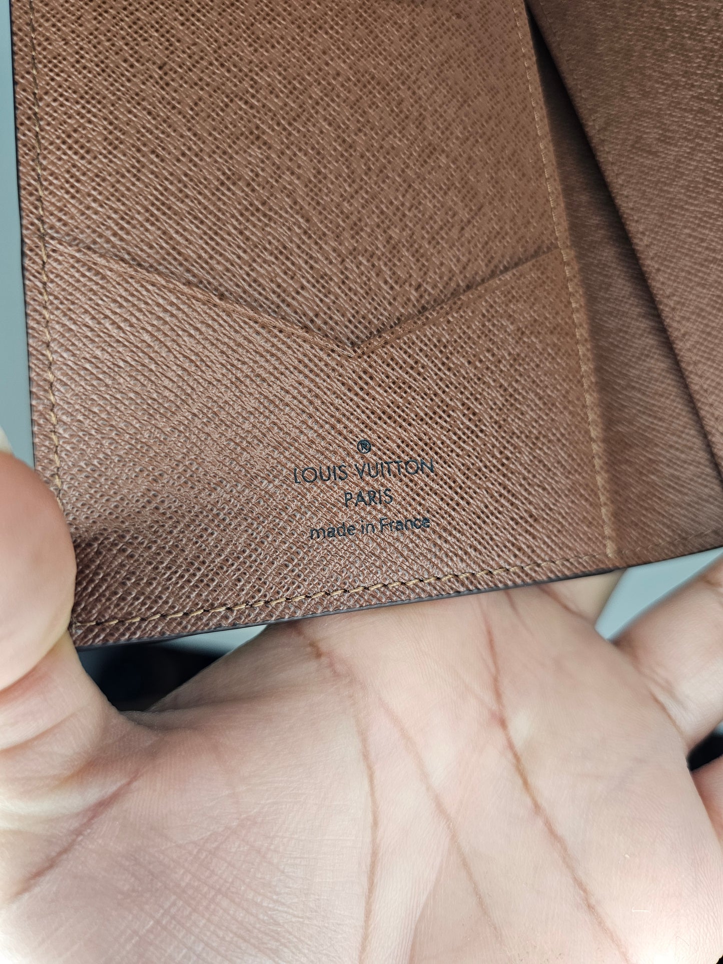 Louis Vuitton Monogram Passport Holder 💾