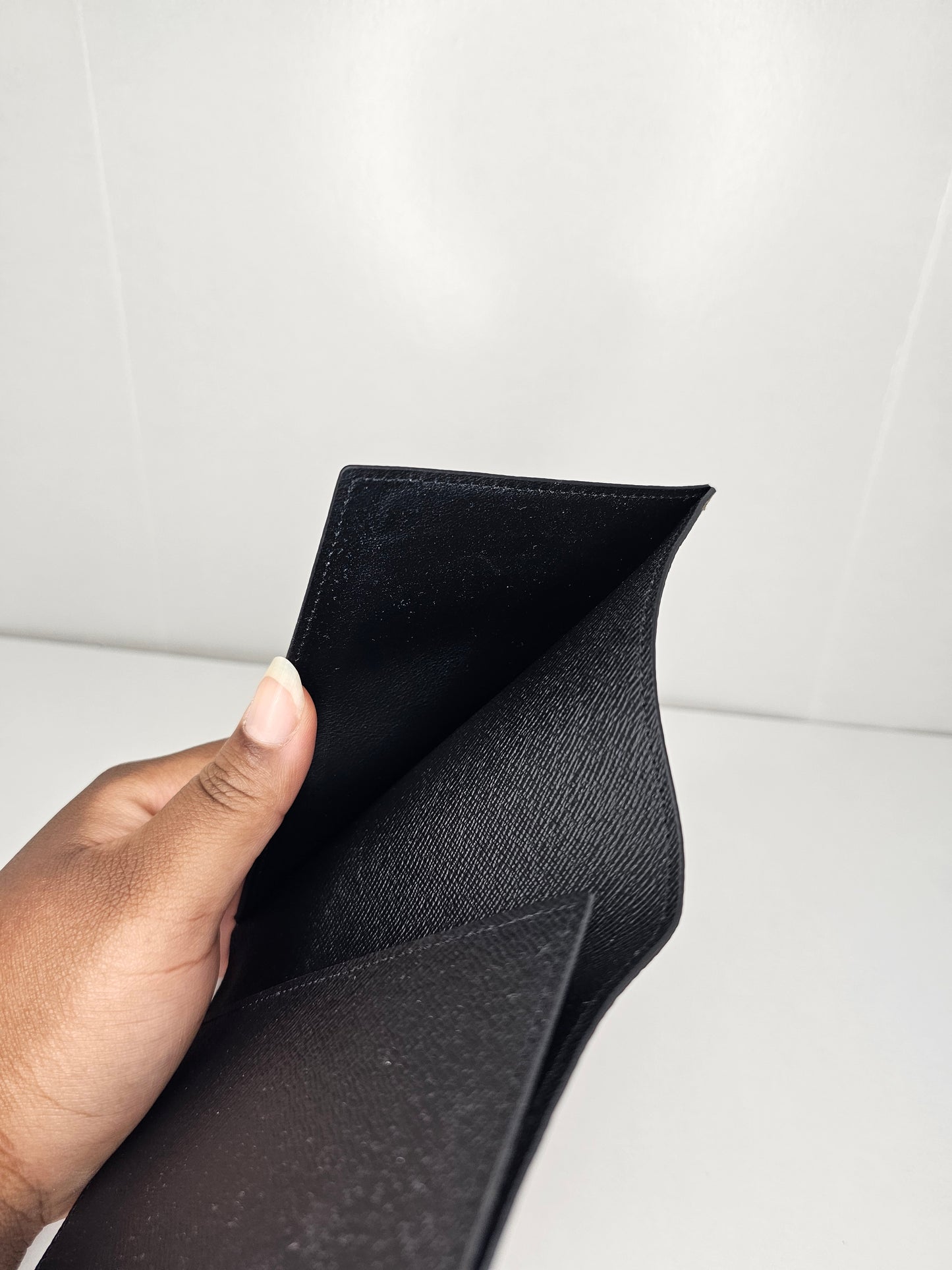 Louis Vuitton Reverse Monogram Passport Cover 💾