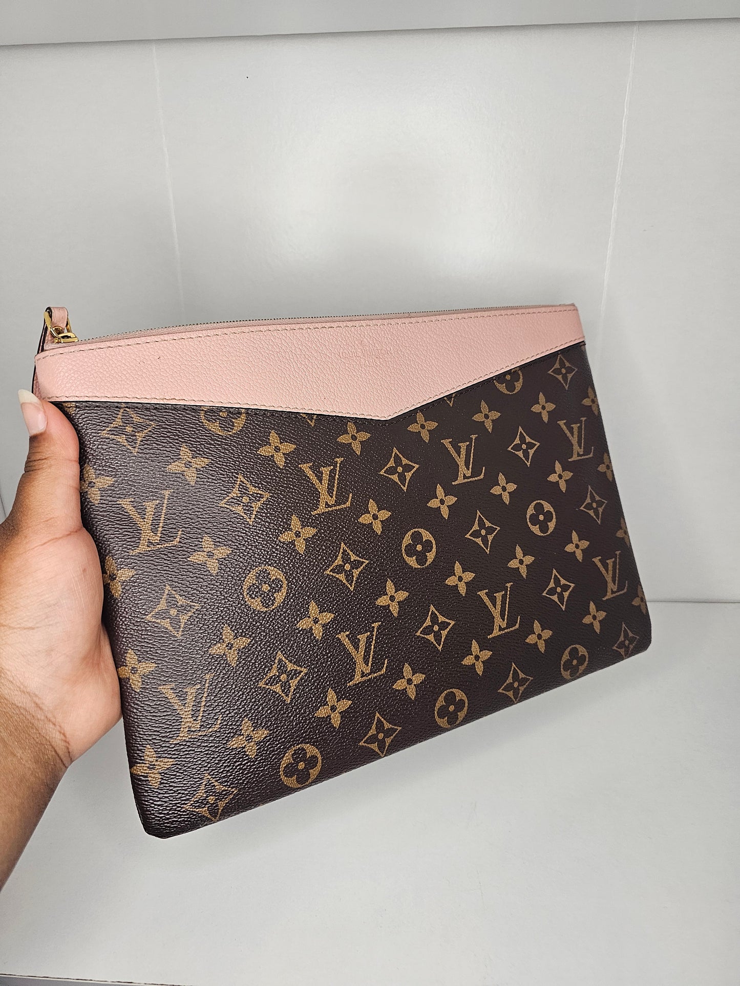 Louis Vuitton Pink Monogram Daily Pouch TN3178