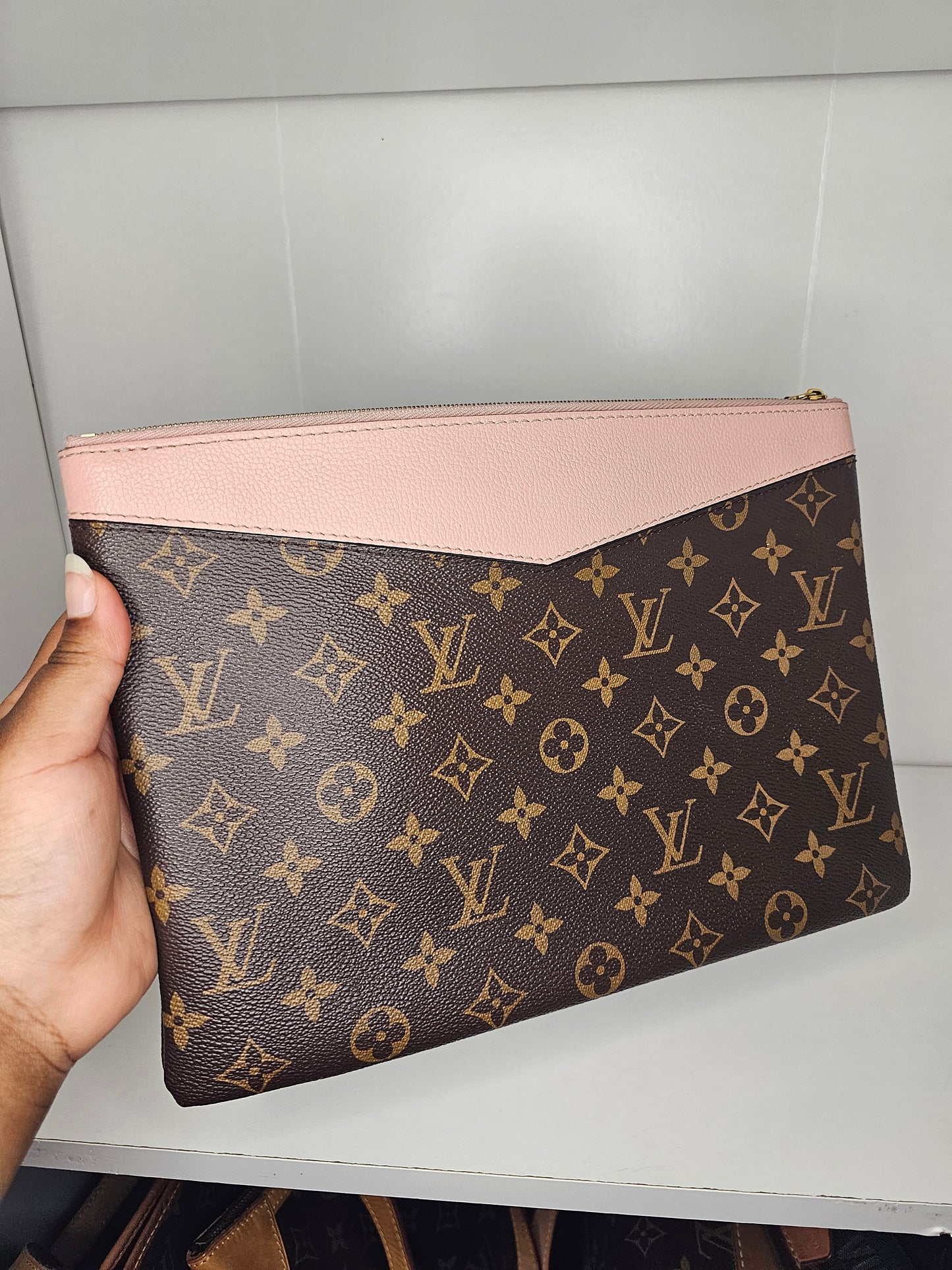 Louis Vuitton Pink Monogram Daily Pouch TN3178