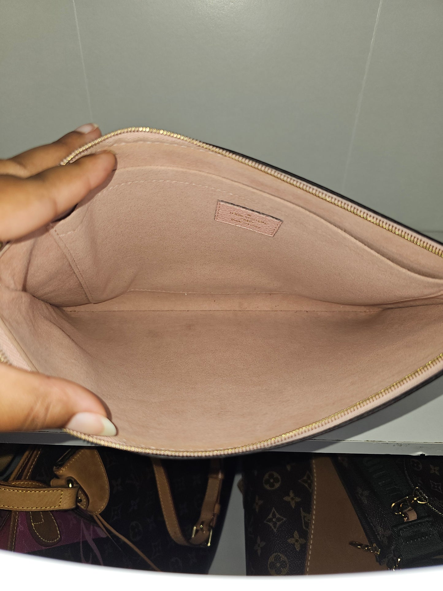 Louis Vuitton Pink Monogram Daily Pouch TN3178