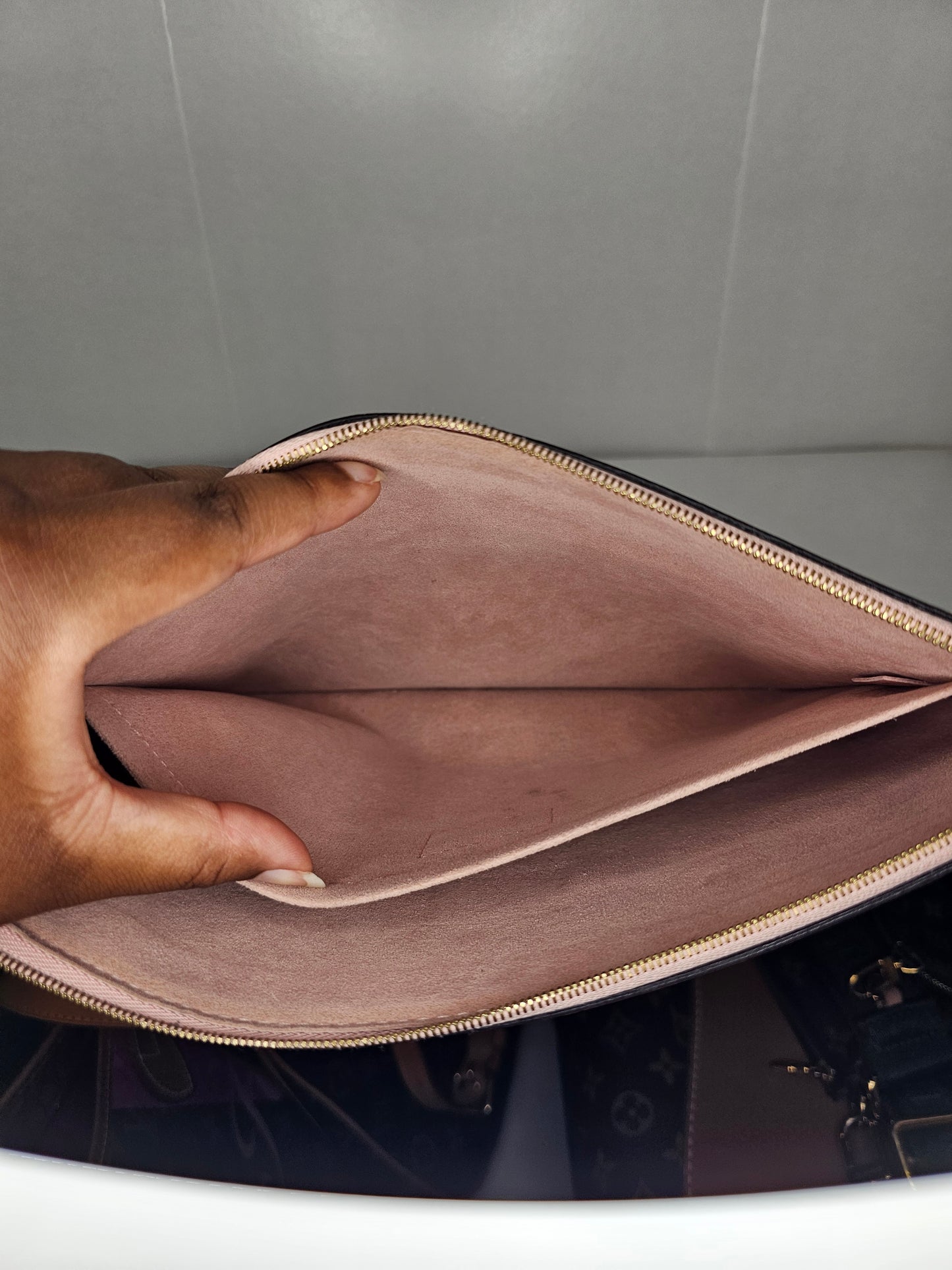 Louis Vuitton Pink Monogram Daily Pouch TN3178