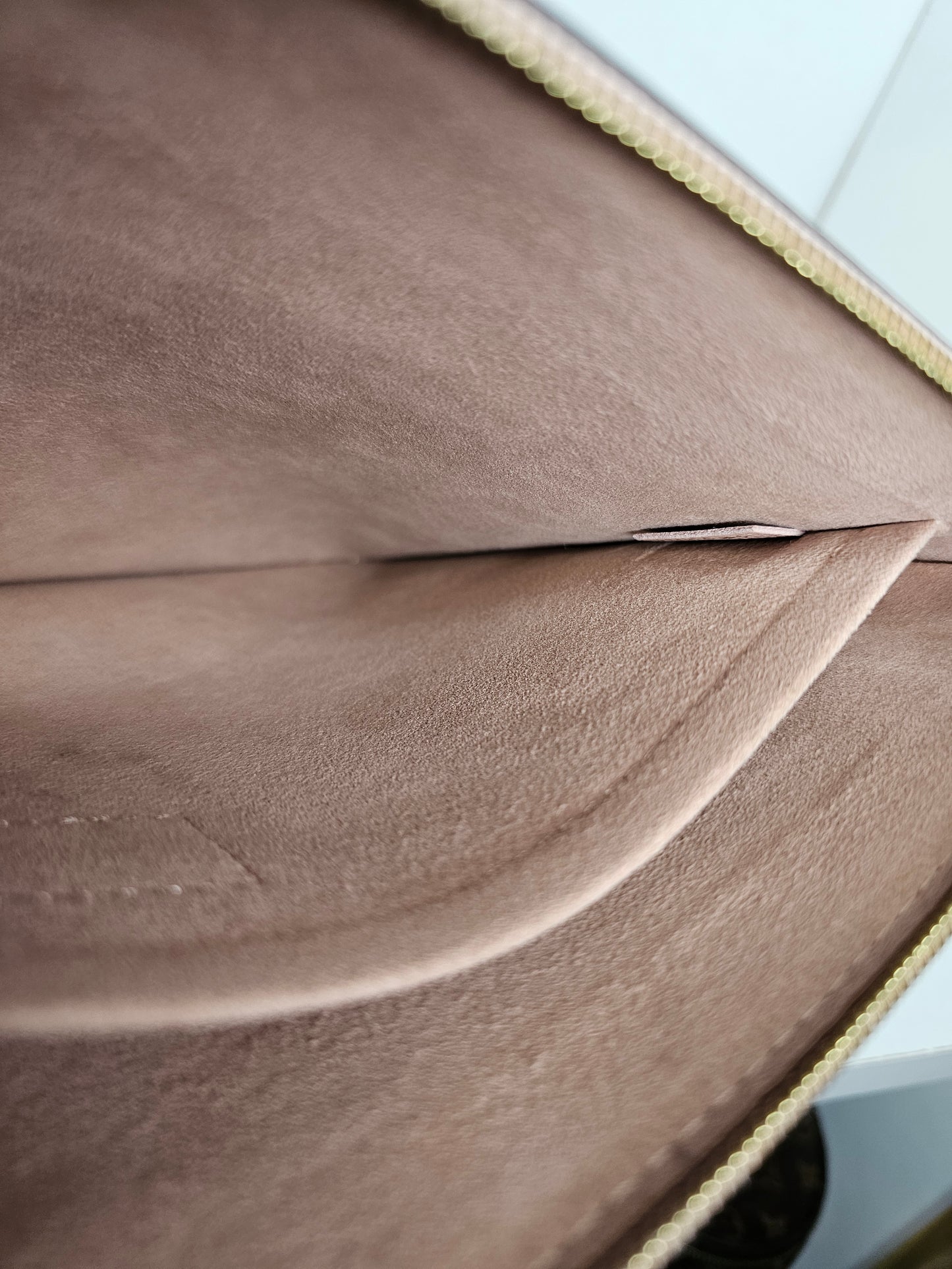 Louis Vuitton Pink Monogram Daily Pouch TN3178