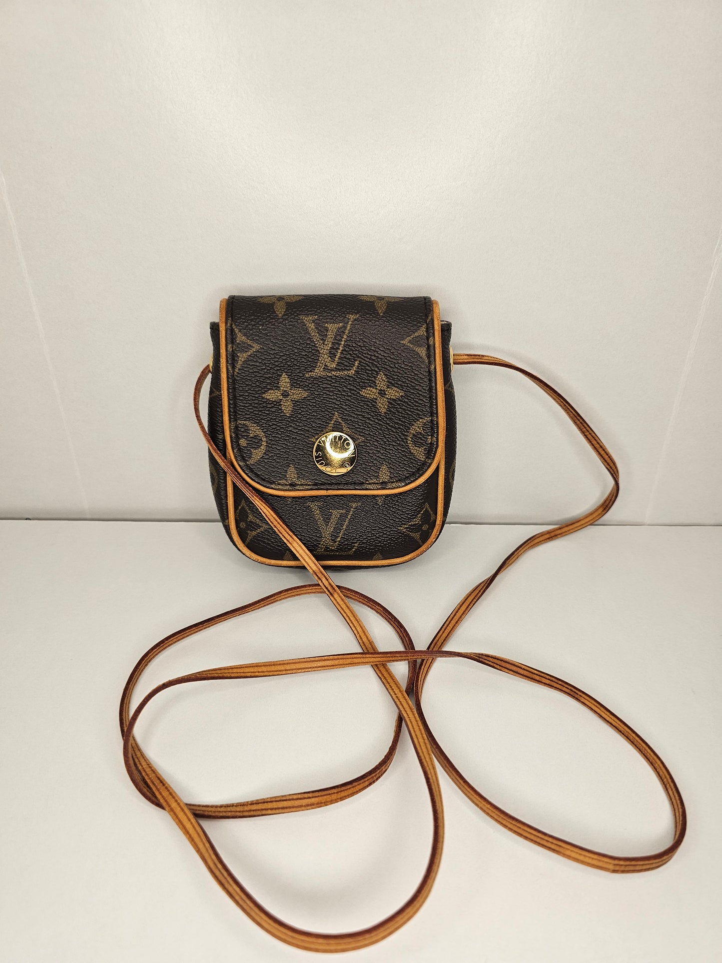 Louis Vuitton Monogram Vintage Cancun Mini Bag MI0026