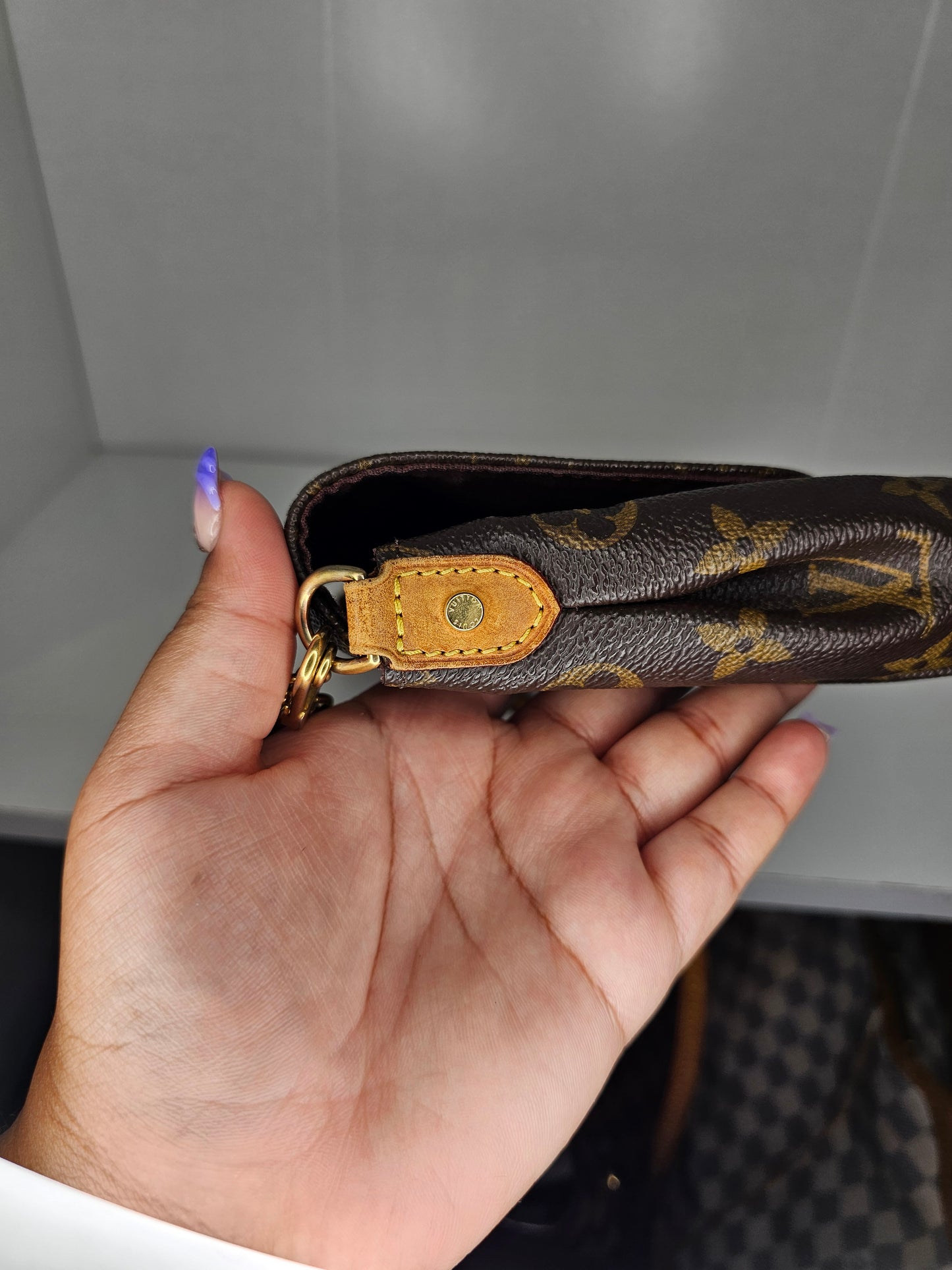 Louis Vuitton Monogram Favorite MM DU3183