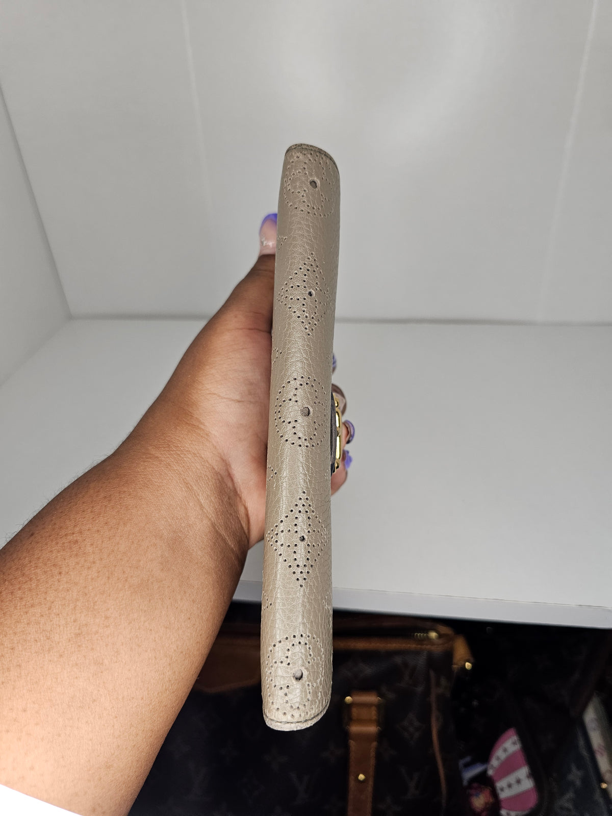 Louis Vuitton Gray / Beige Mahina Amelia Wallet TN2172