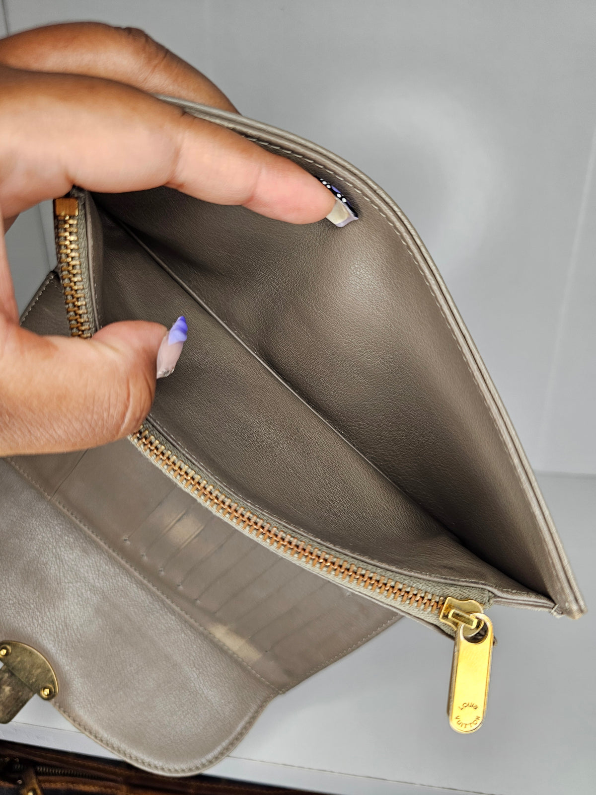 Louis Vuitton Gray / Beige Mahina Amelia Wallet TN2172