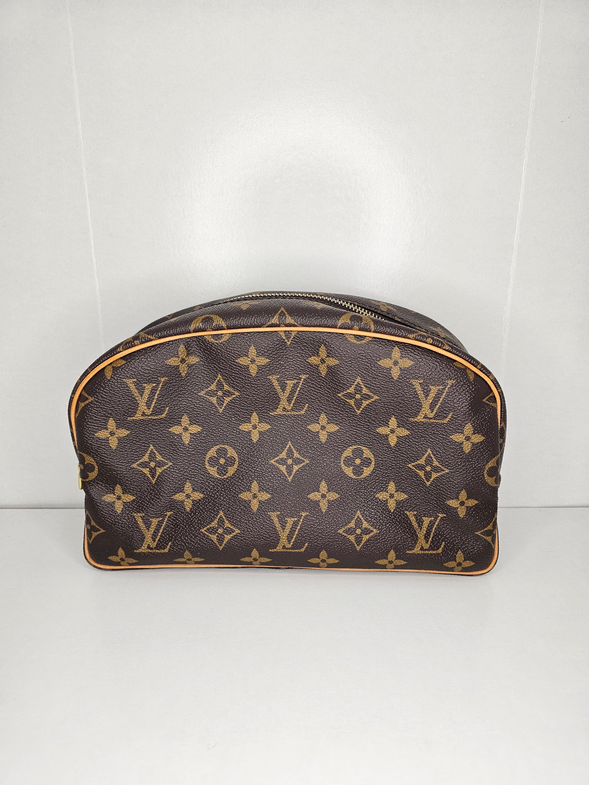Louis Vuitton Monogram Toiletry 25 MB2017
