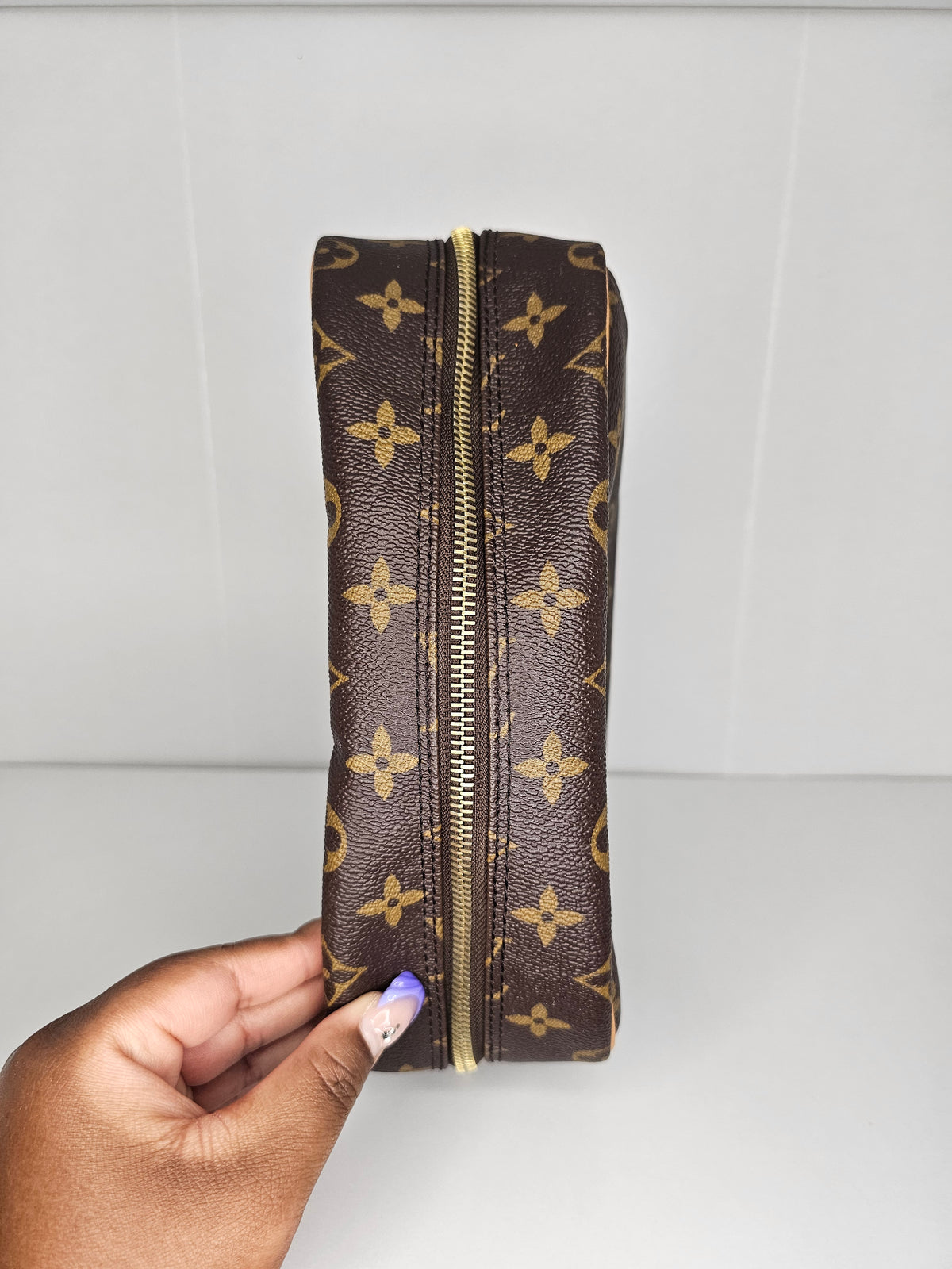 Louis Vuitton Monogram Toiletry 25 MB2017