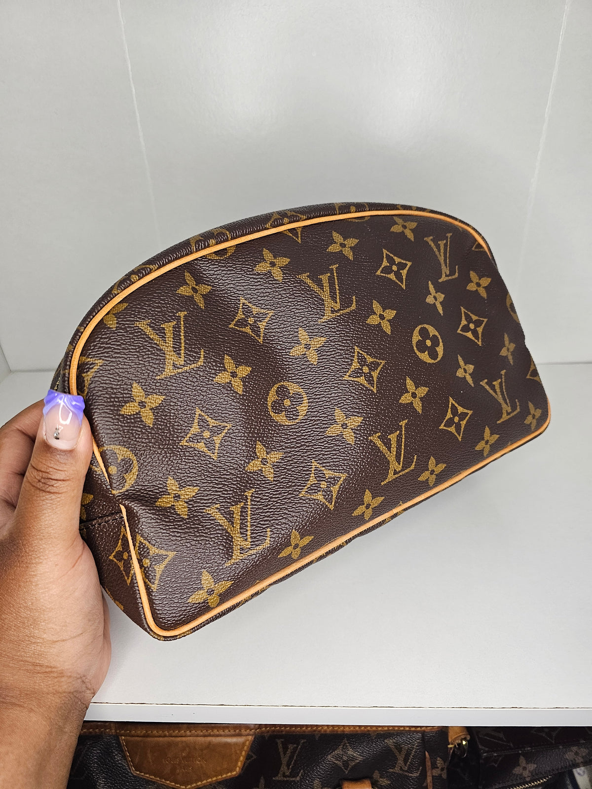 Louis Vuitton Monogram Toiletry 25 MB2017