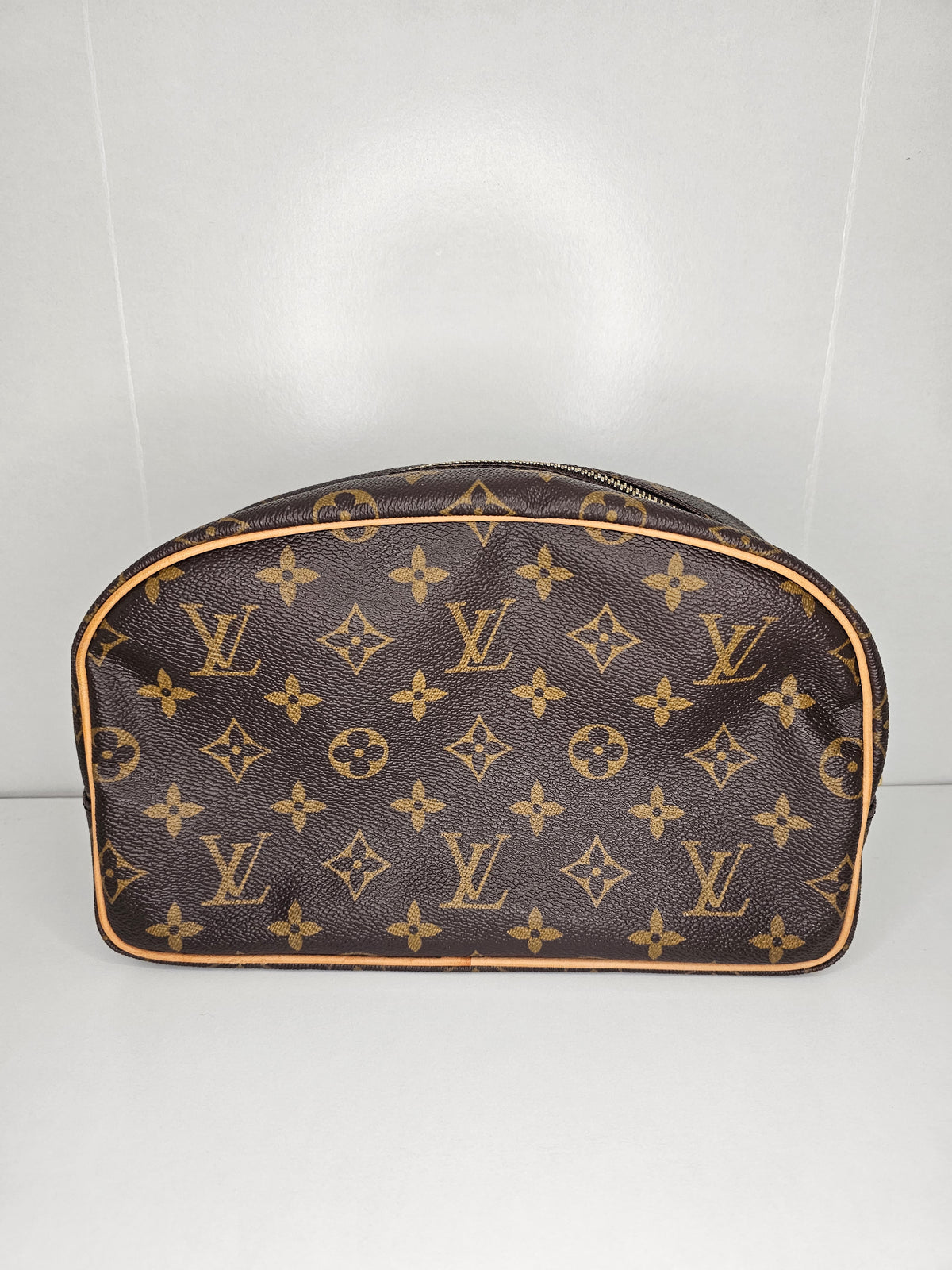 Louis Vuitton Monogram Toiletry 25 MB2017