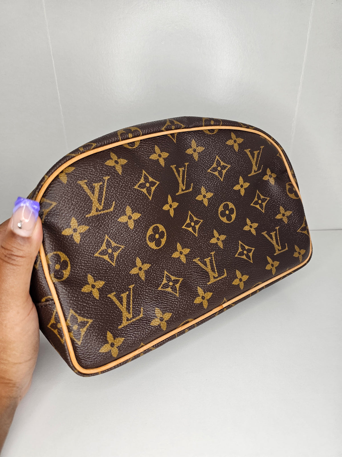 Louis Vuitton Monogram Toiletry 25 MB2017