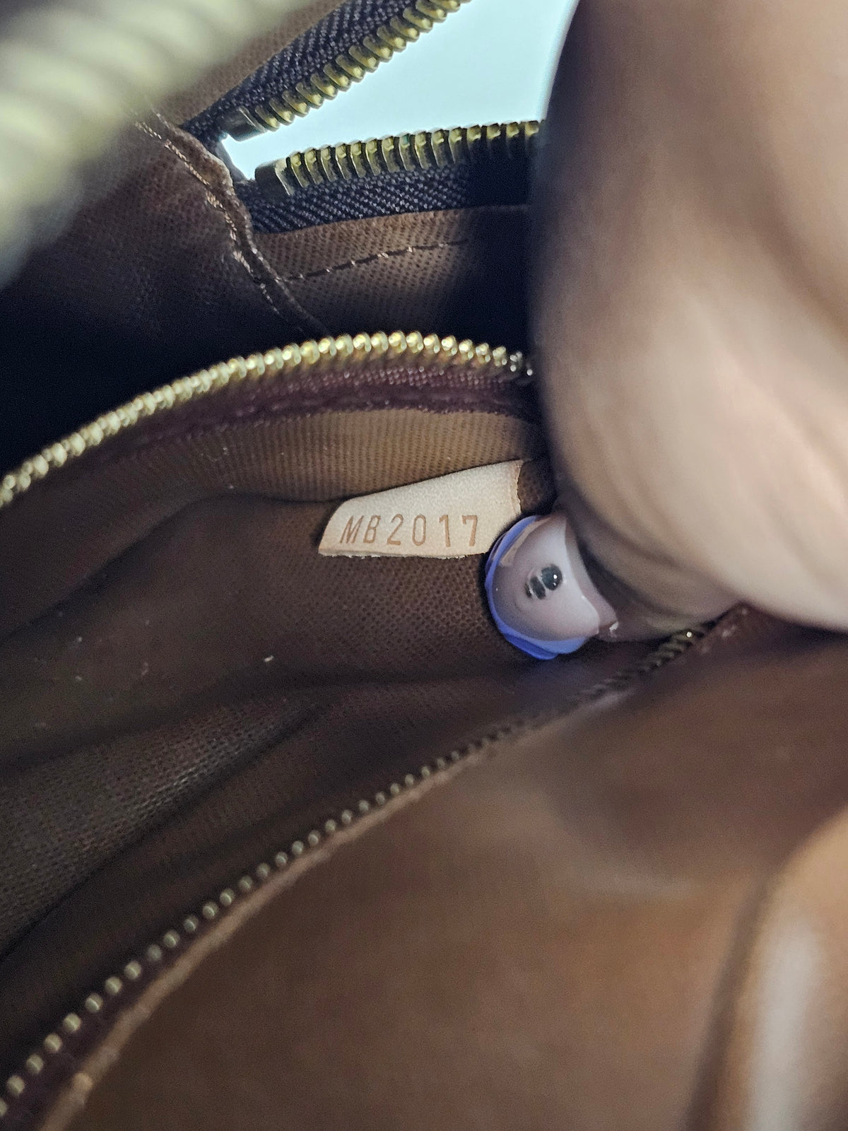 Louis Vuitton Monogram Toiletry 25 MB2017