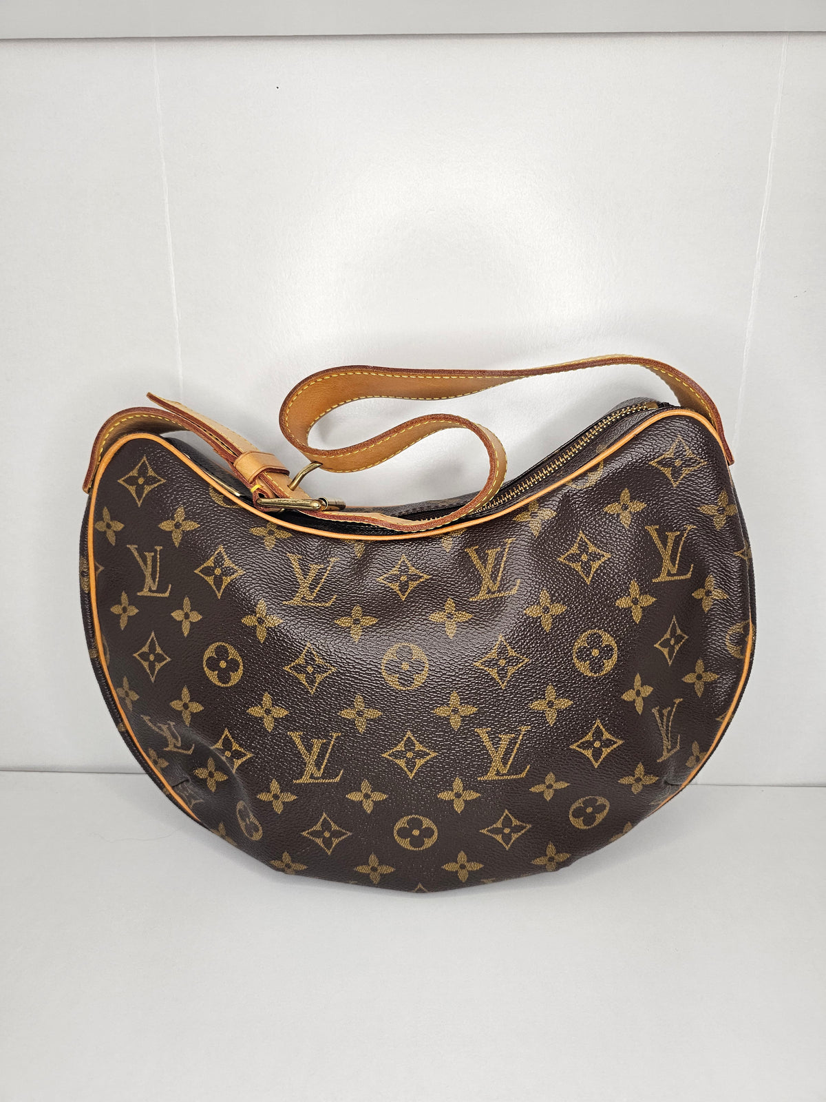 Louis Vuitton Monogram Vintage Croissant MM TH0053