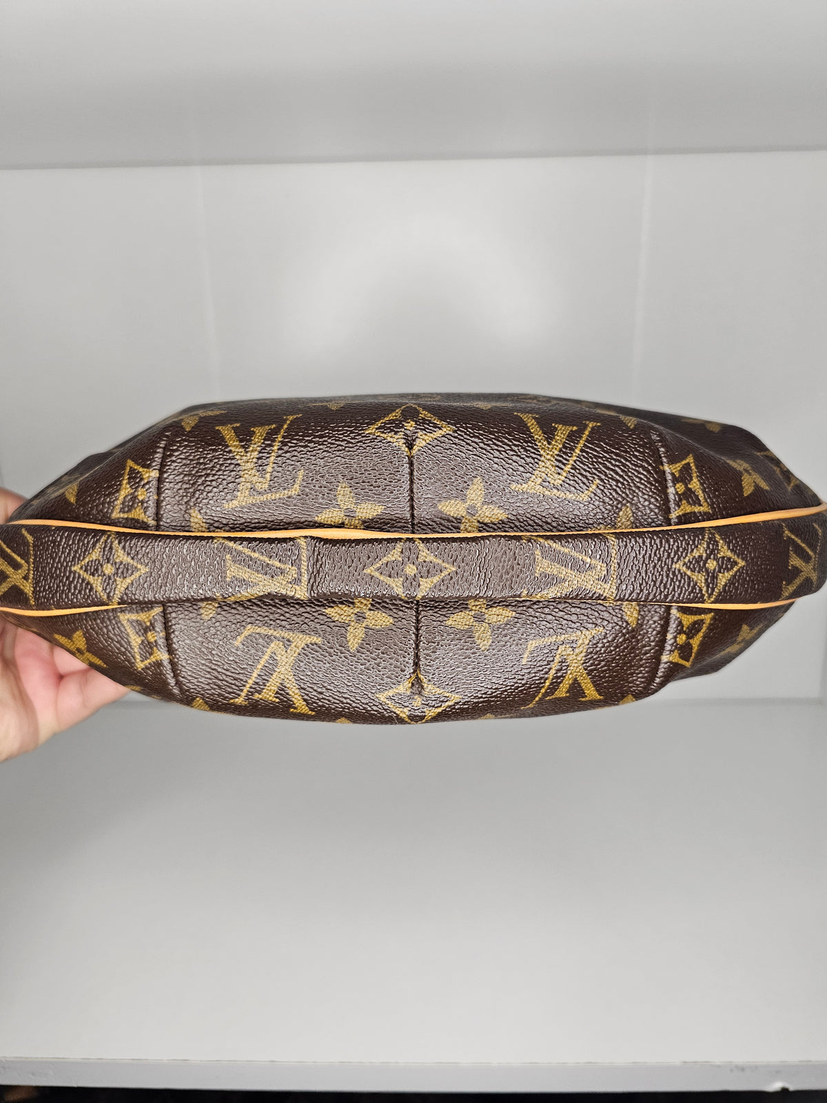 Louis Vuitton Monogram Vintage Croissant MM TH0053