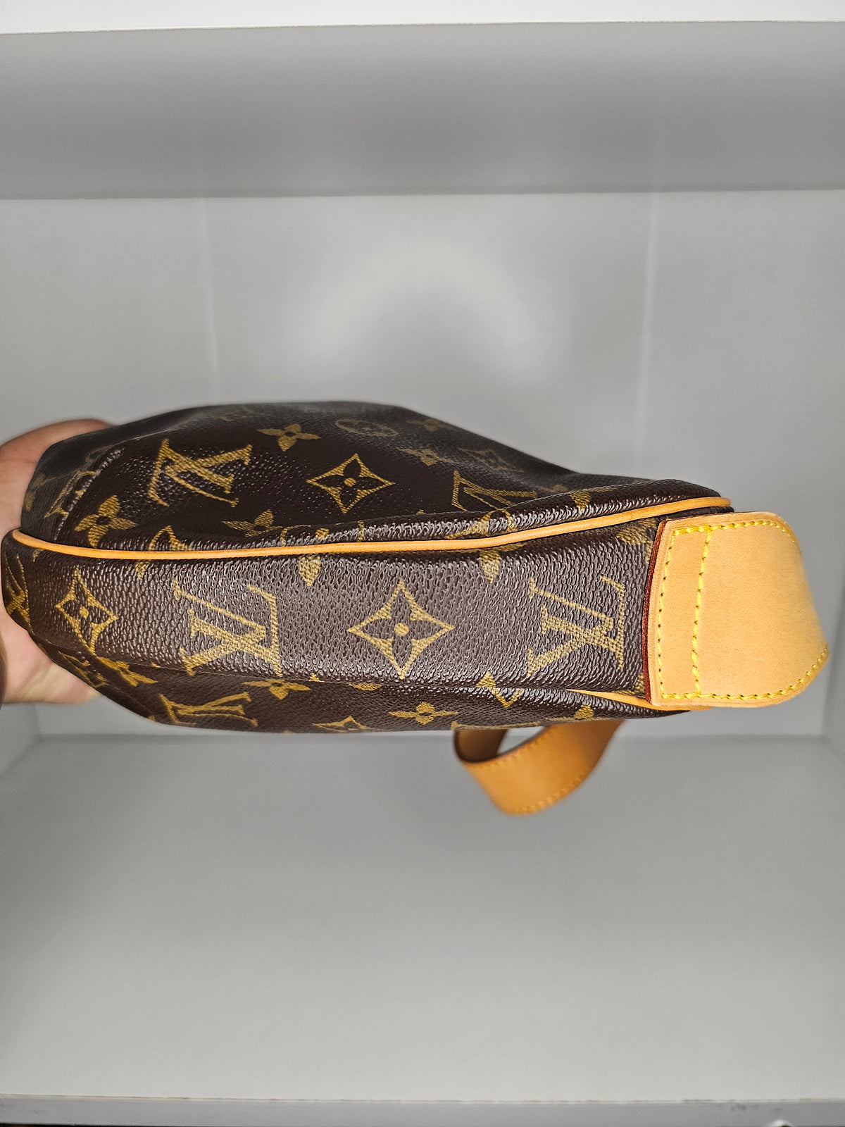 Louis Vuitton Monogram Vintage Croissant MM TH0053