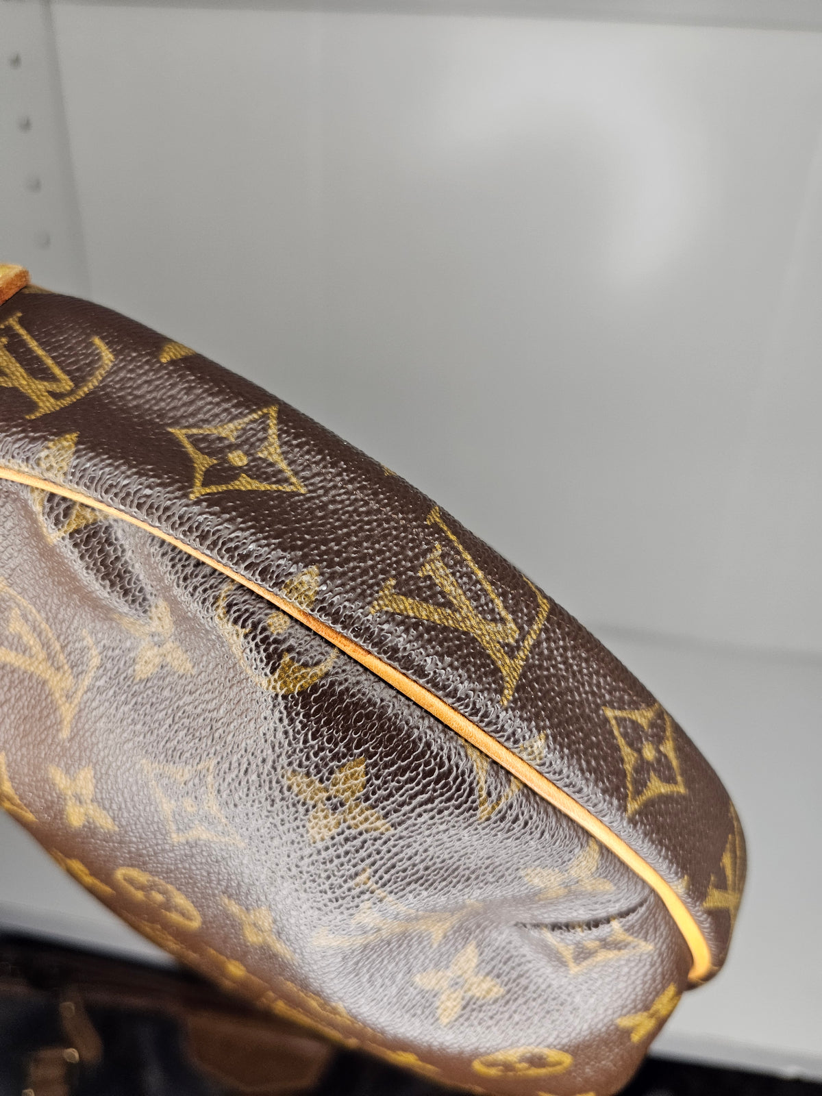 Louis Vuitton Monogram Vintage Croissant MM TH0053