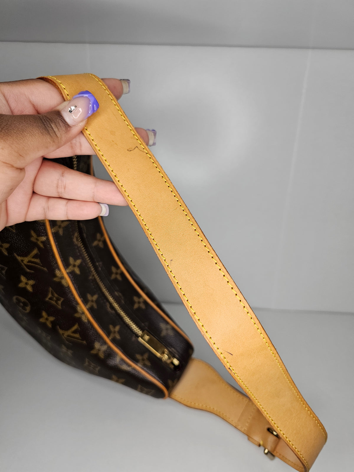 Louis Vuitton Monogram Vintage Croissant MM TH0053
