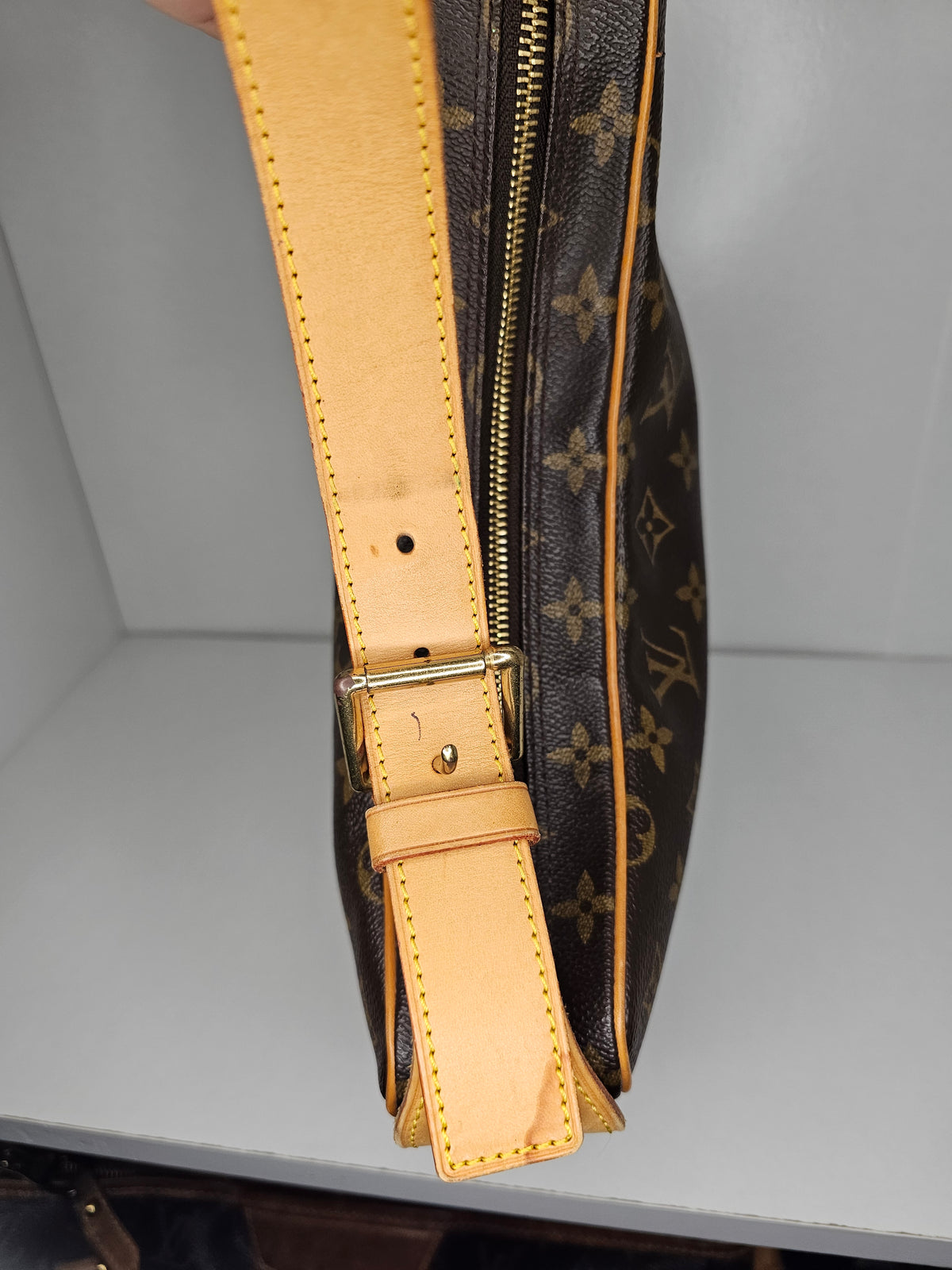 Louis Vuitton Monogram Vintage Croissant MM TH0053