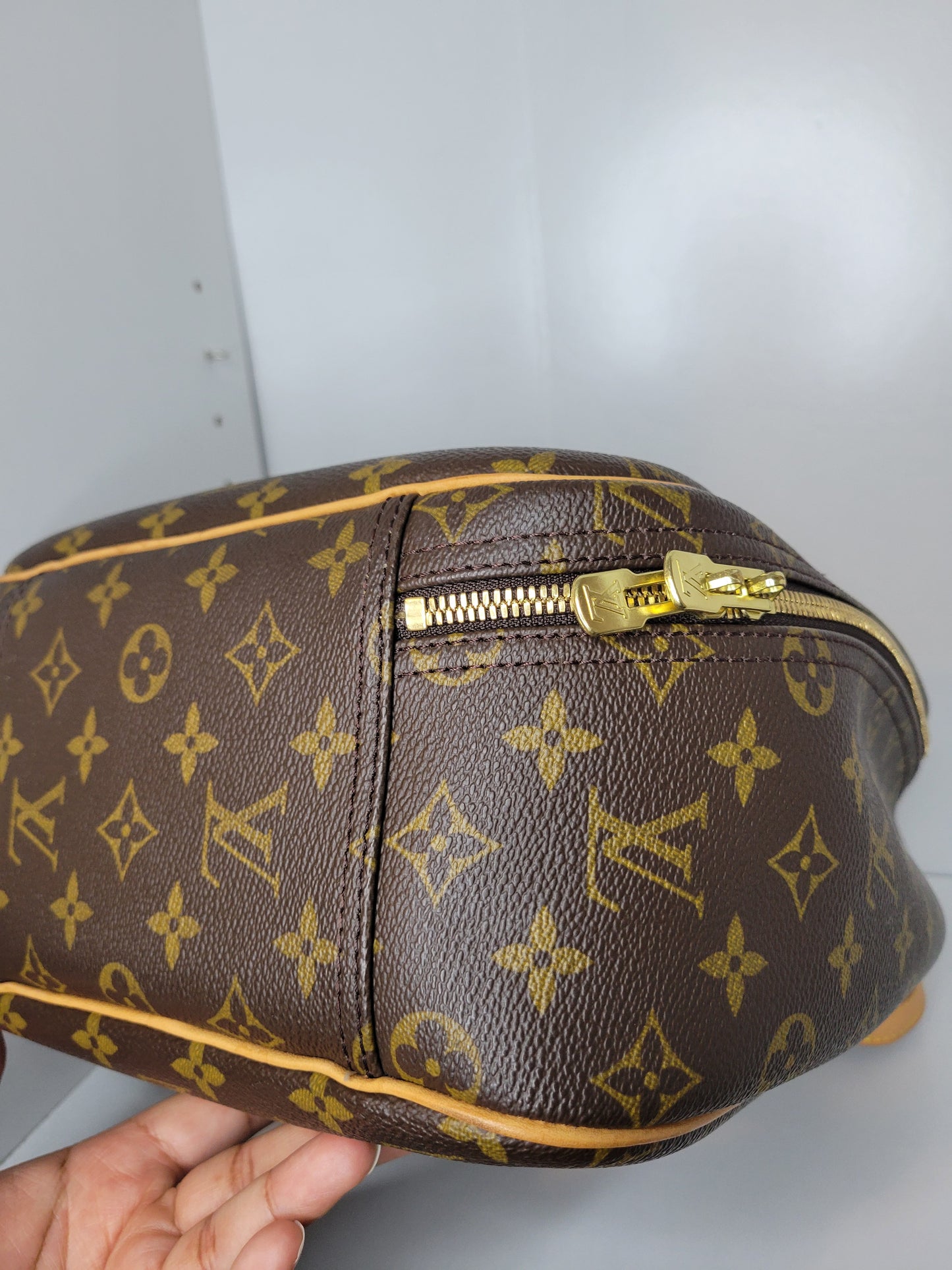 Louis Vuitton Monogram Excursion VI1918