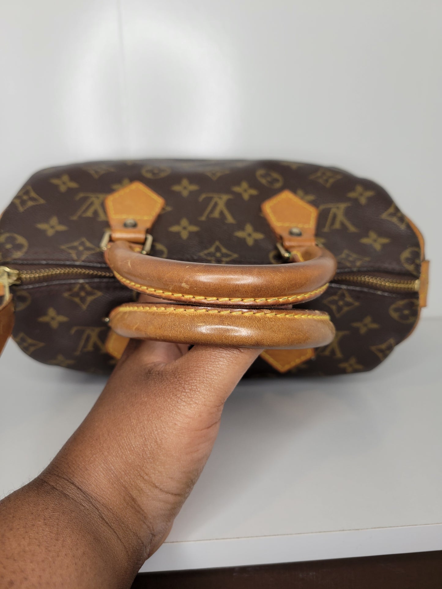 (Reserved) Louis Vuitton Monogram Vintage Speedy 25