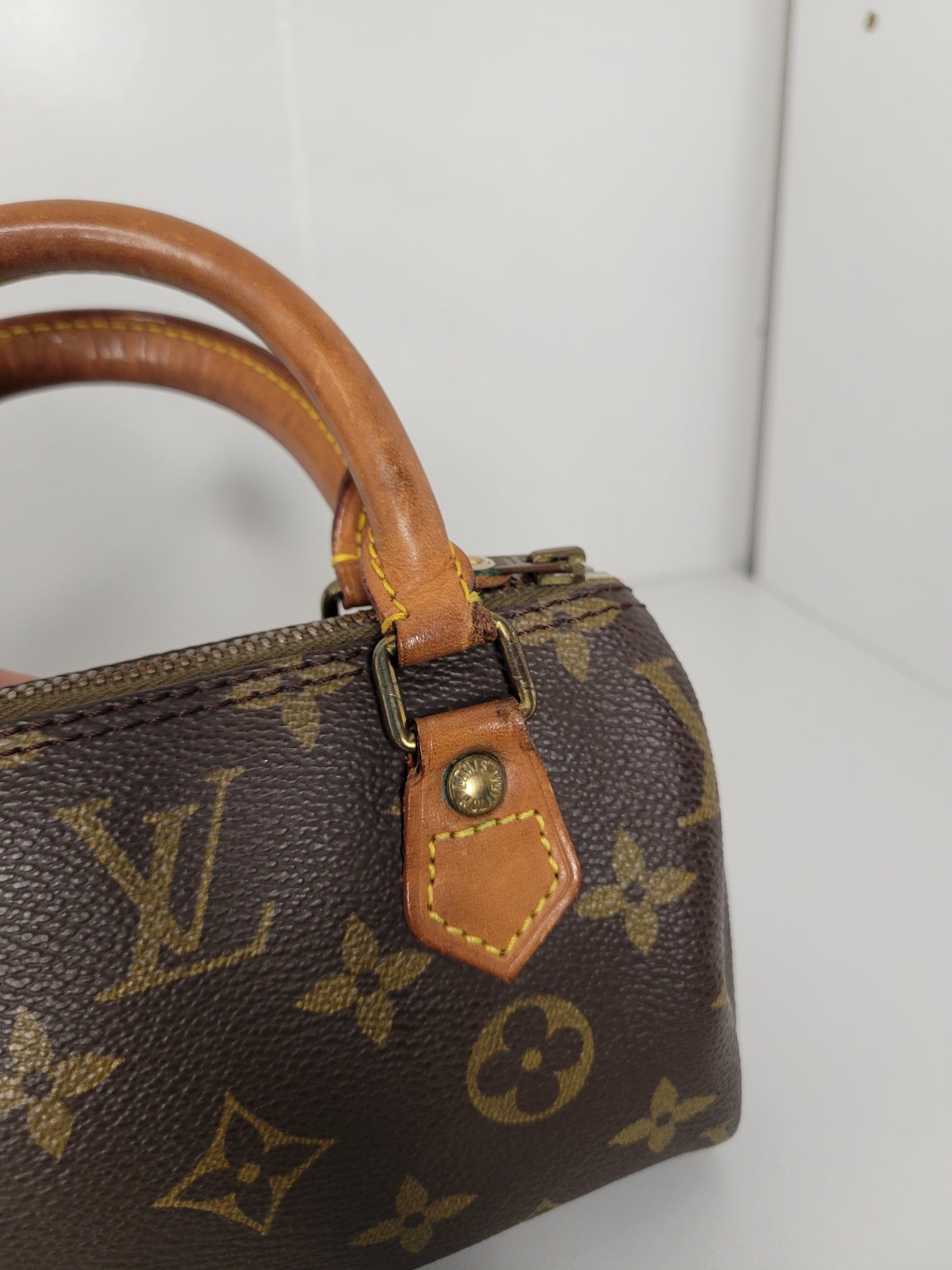 Louis Vuitton Mini Speedy HL w / Strap