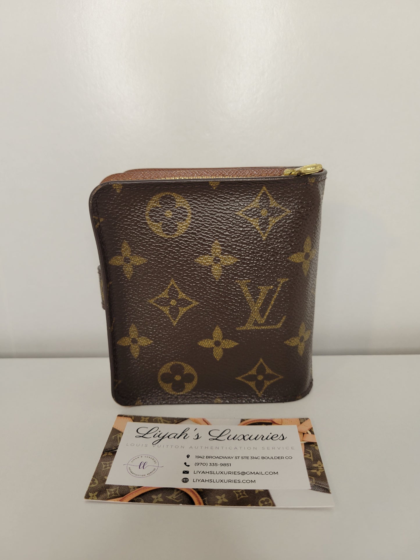 Louis Vuitton Vintage Compact Monogram Wallet MI1015