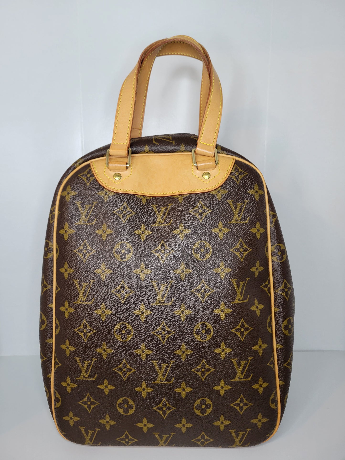 Louis Vuitton Monogram Excursion VI1918