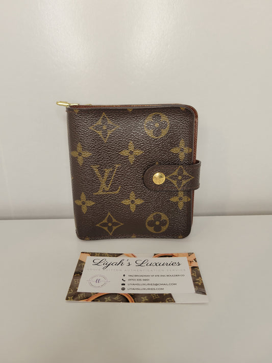 Louis Vuitton Vintage Compact Monogram Wallet MI1015