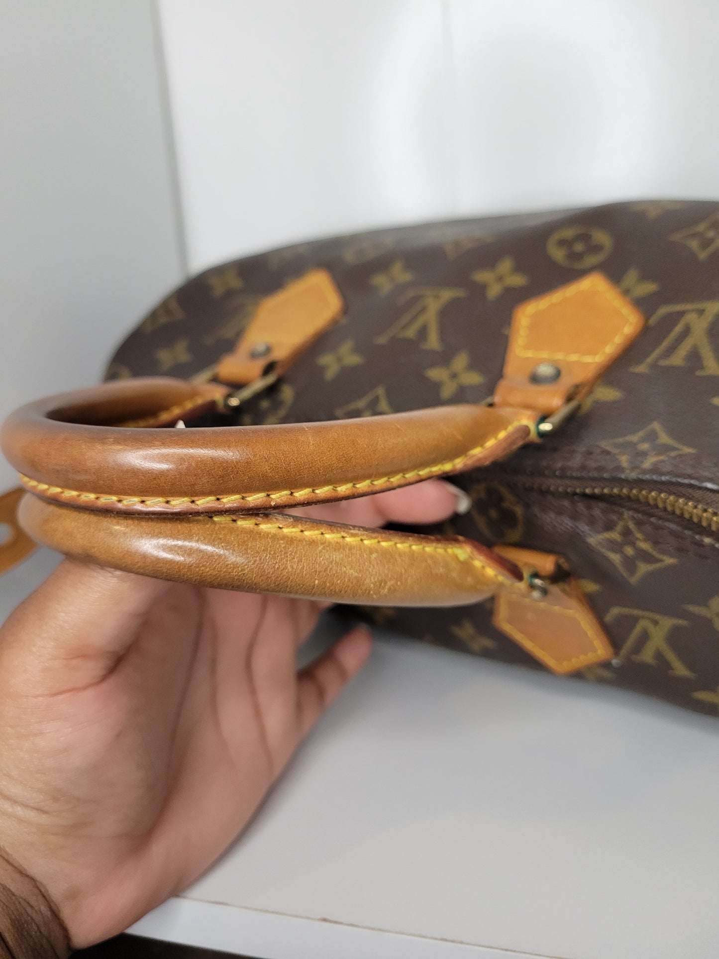 (Reserved) Louis Vuitton Monogram Vintage Speedy 25